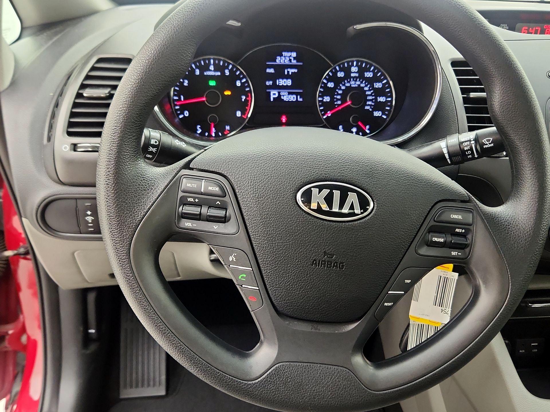 Thumbnail: 2016 Kia Forte - 10