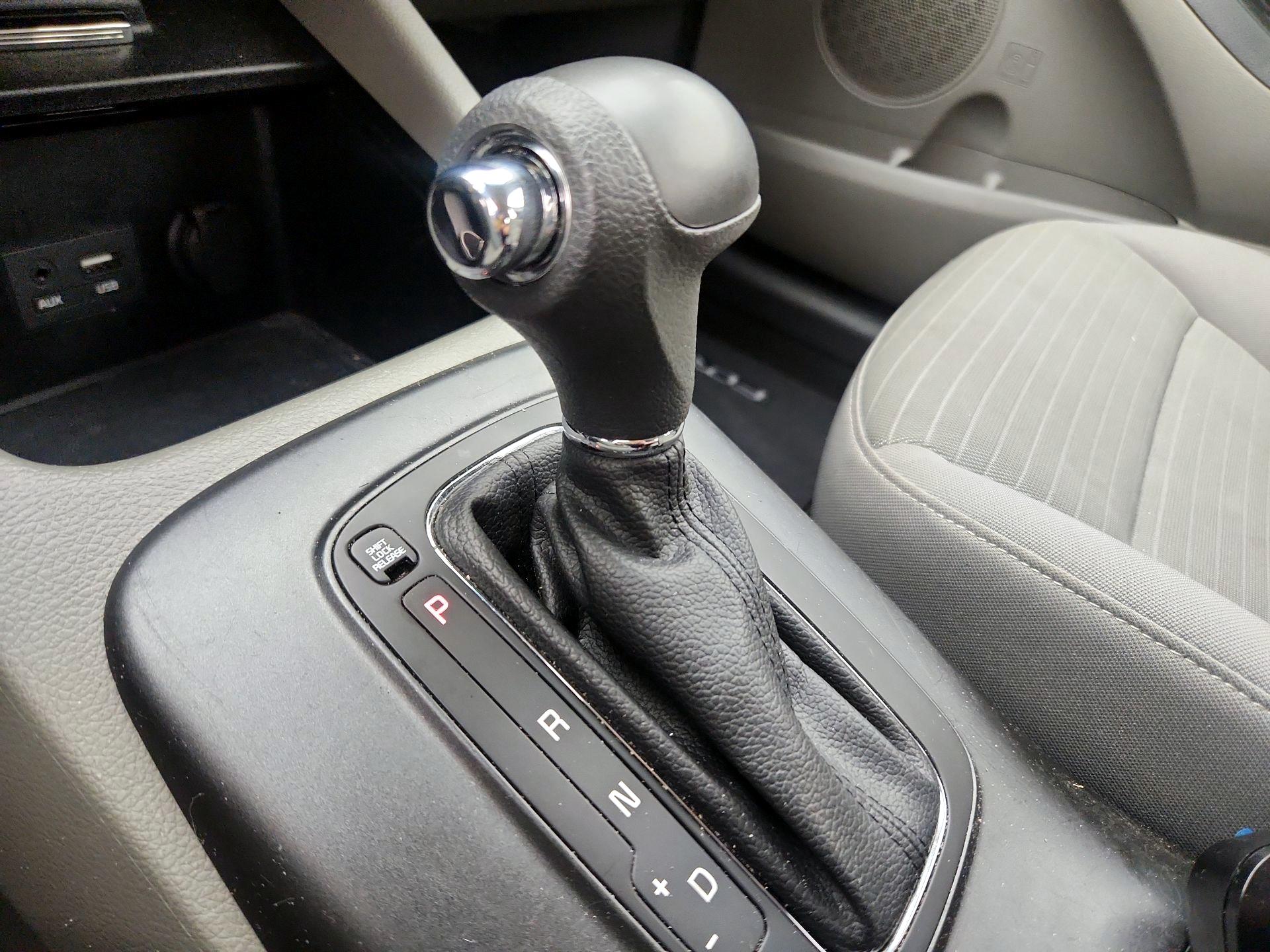 Thumbnail: 2016 Kia Forte - 17