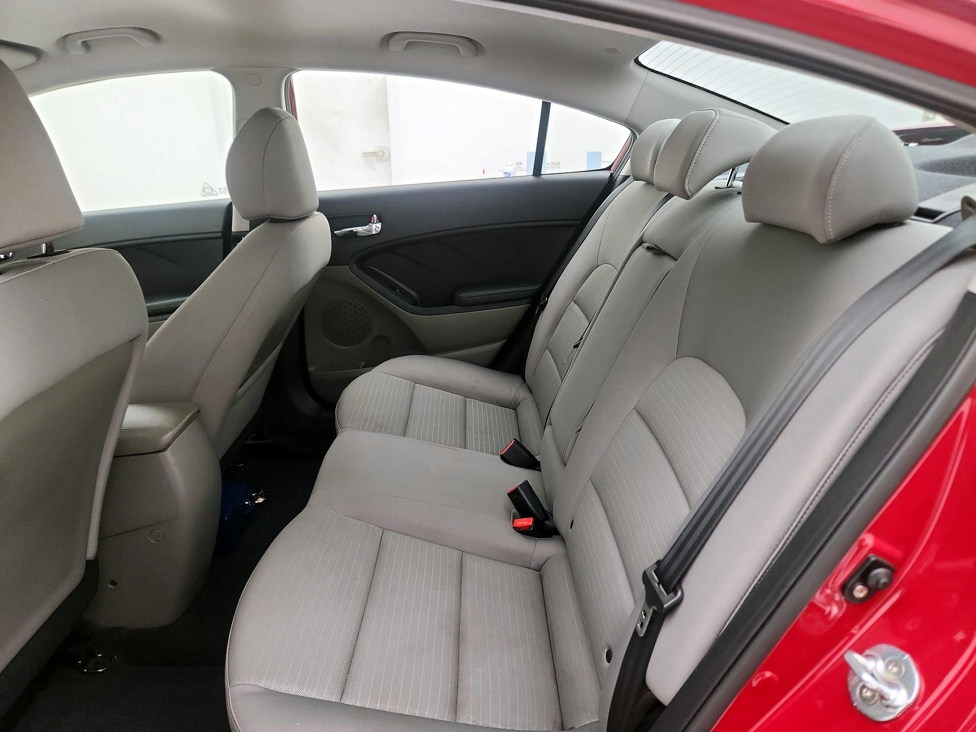 Thumbnail: 2016 Kia Forte - 19