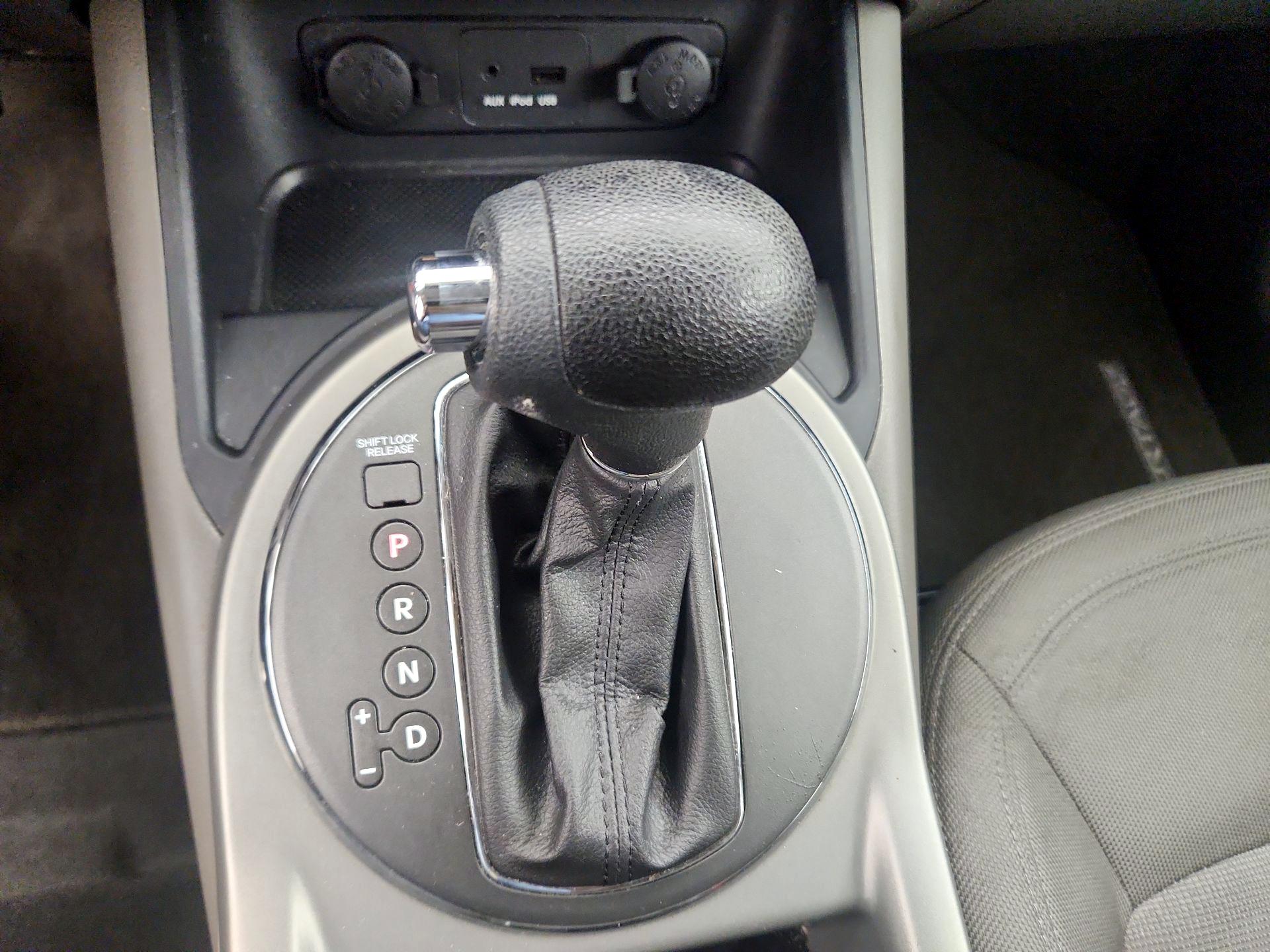 Thumbnail: 2013 Kia Sportage - 16