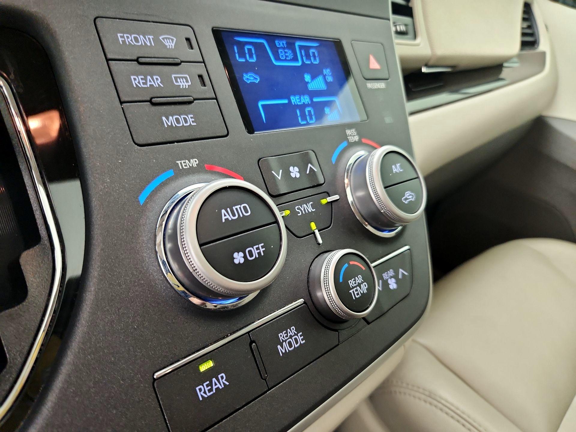 Thumbnail: 2020 Toyota Sienna - 16