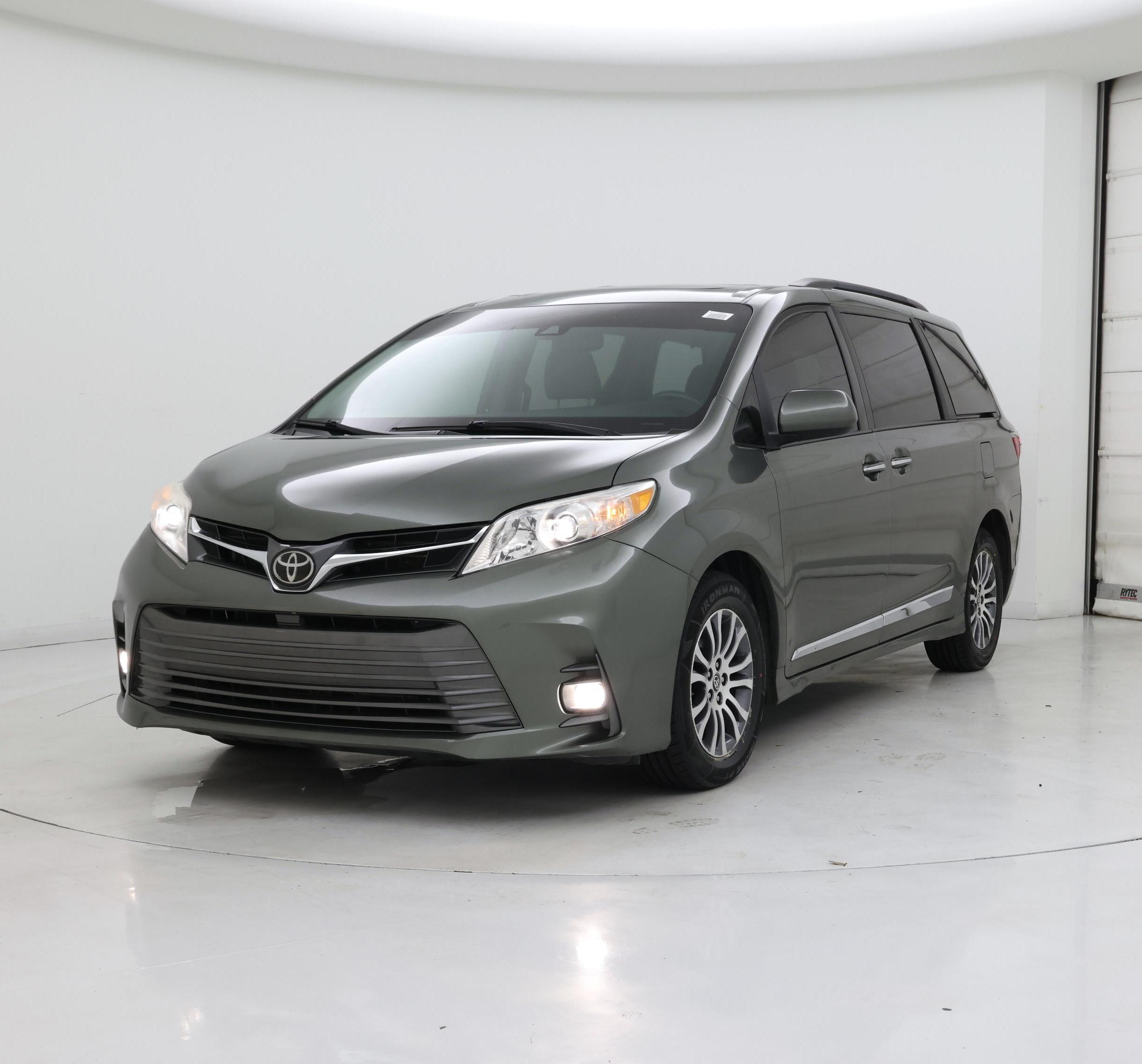 Thumbnail: 2020 Toyota Sienna - 4