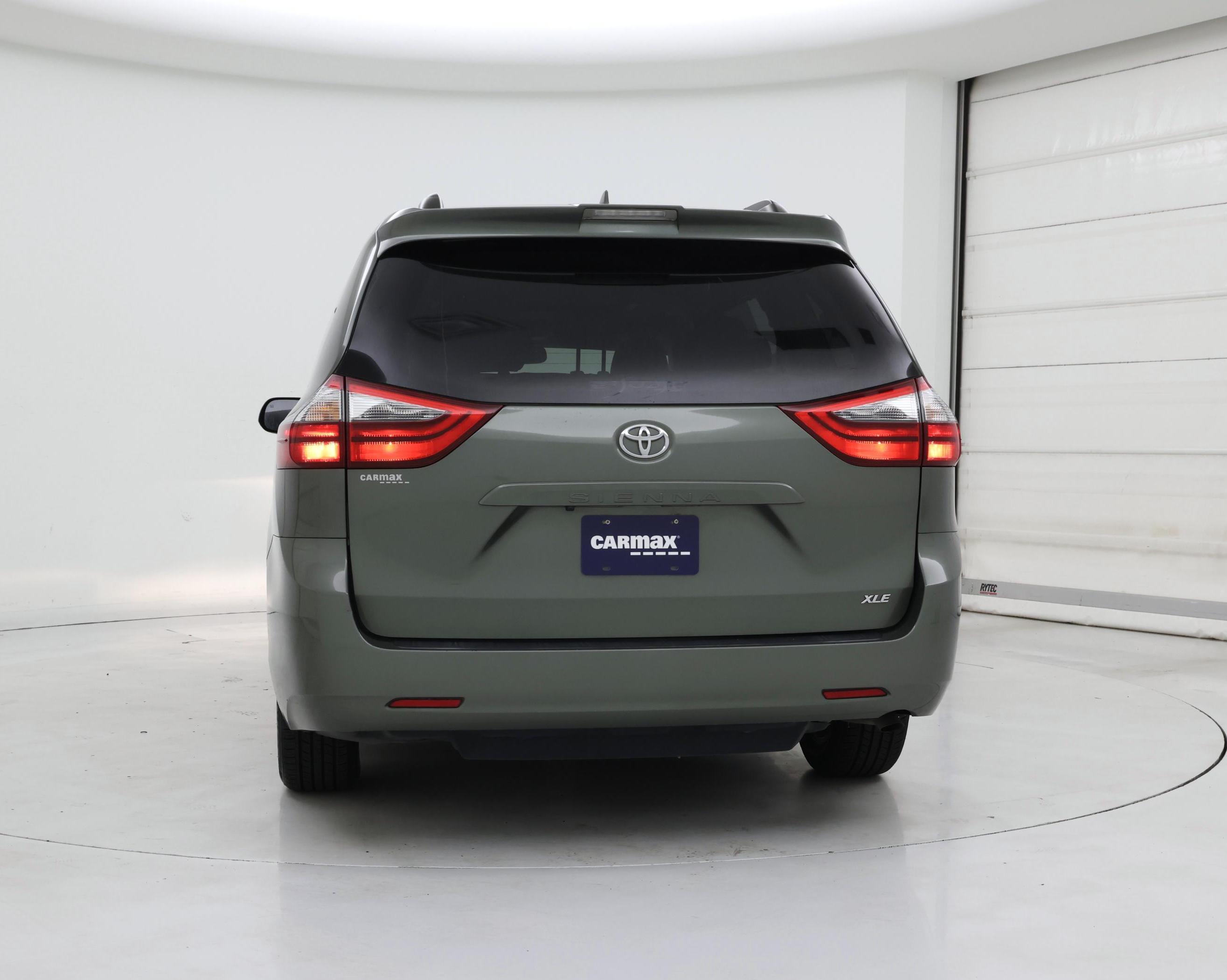 Thumbnail: 2020 Toyota Sienna - 6