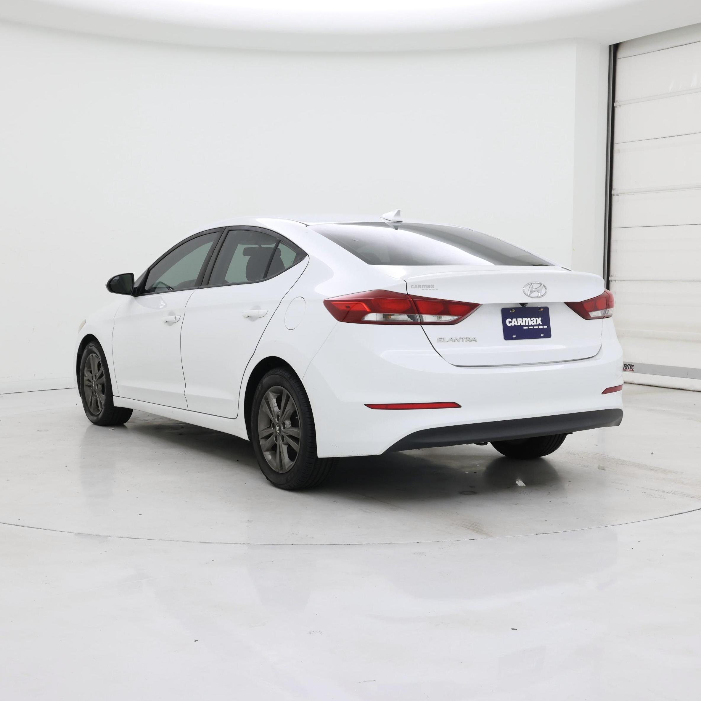 Thumbnail: 2017 Hyundai Elantra - 2