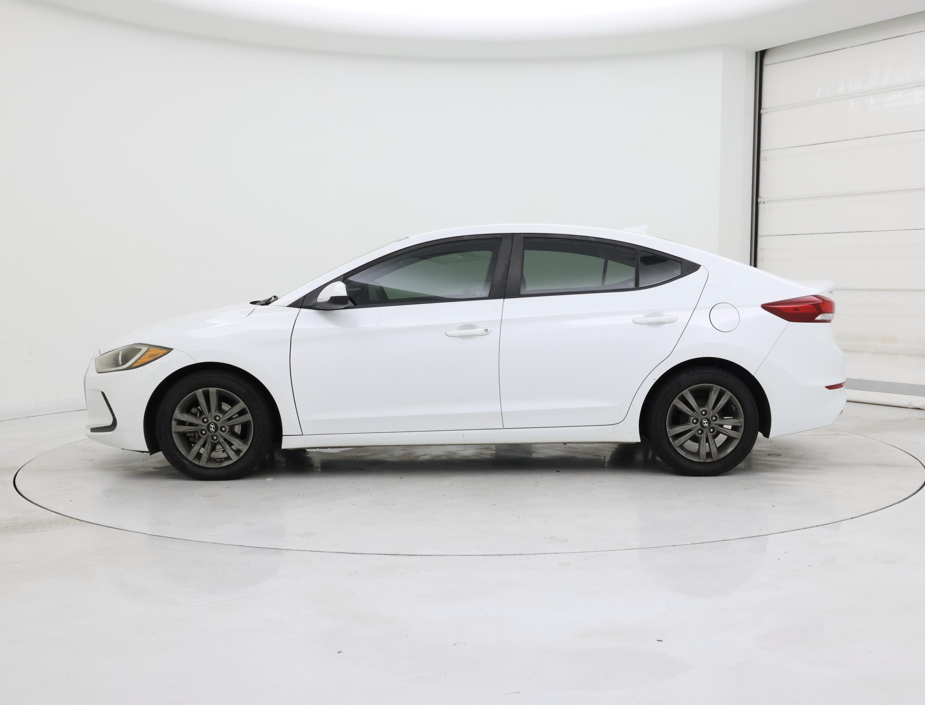 Thumbnail: 2017 Hyundai Elantra - 3