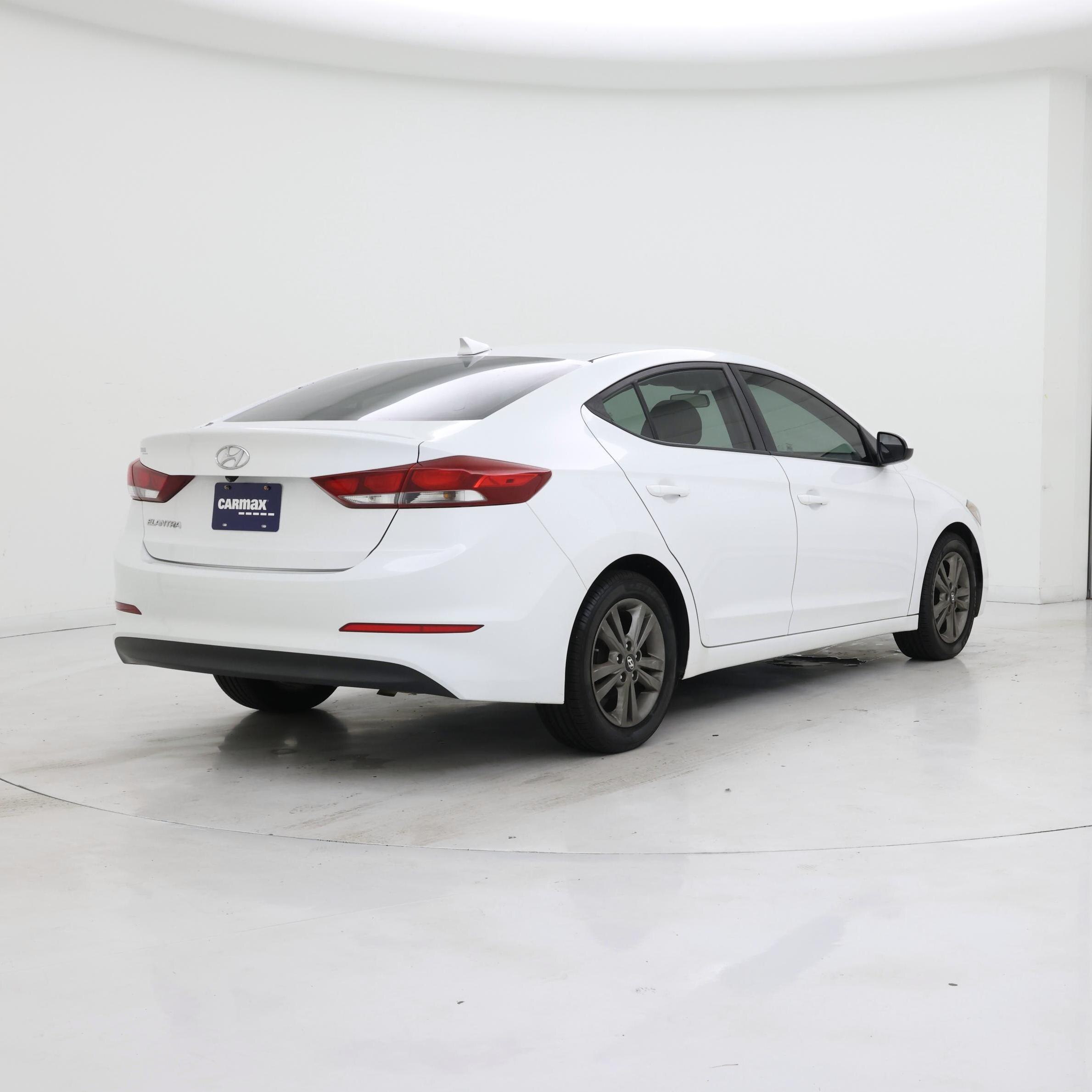 Thumbnail: 2017 Hyundai Elantra - 8