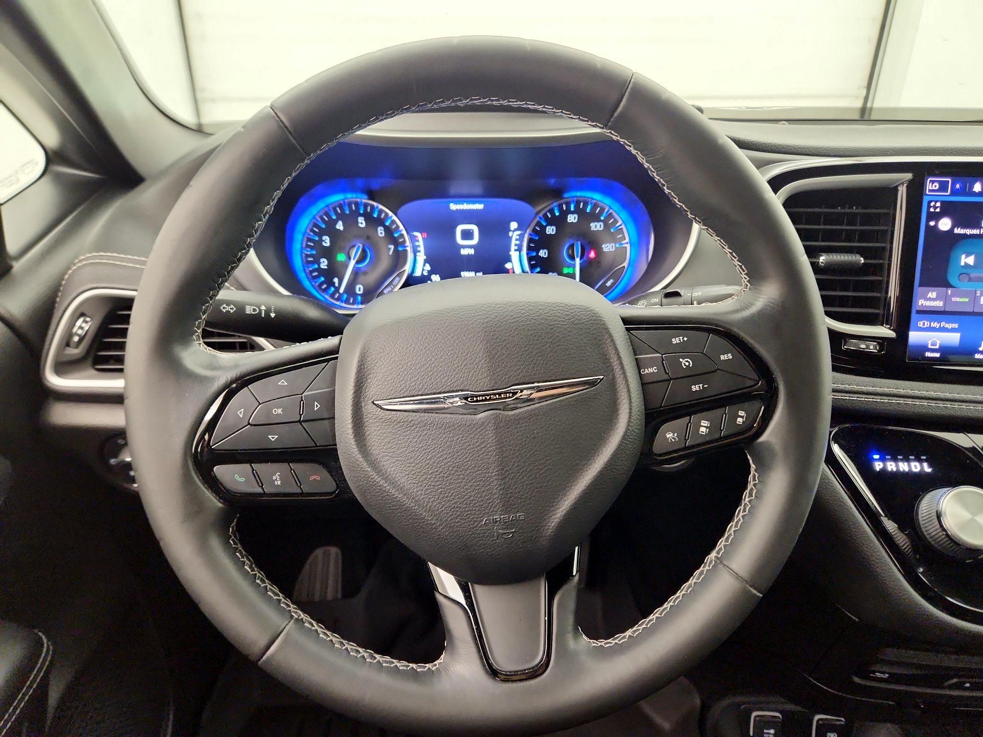 Thumbnail: 2021 Chrysler Pacifica - 10