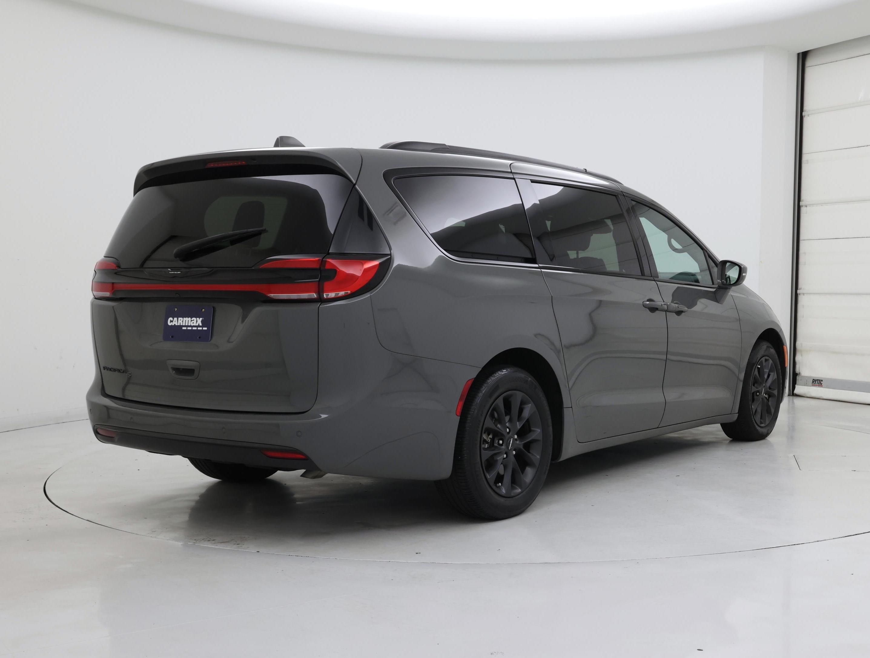 Thumbnail: 2021 Chrysler Pacifica - 8