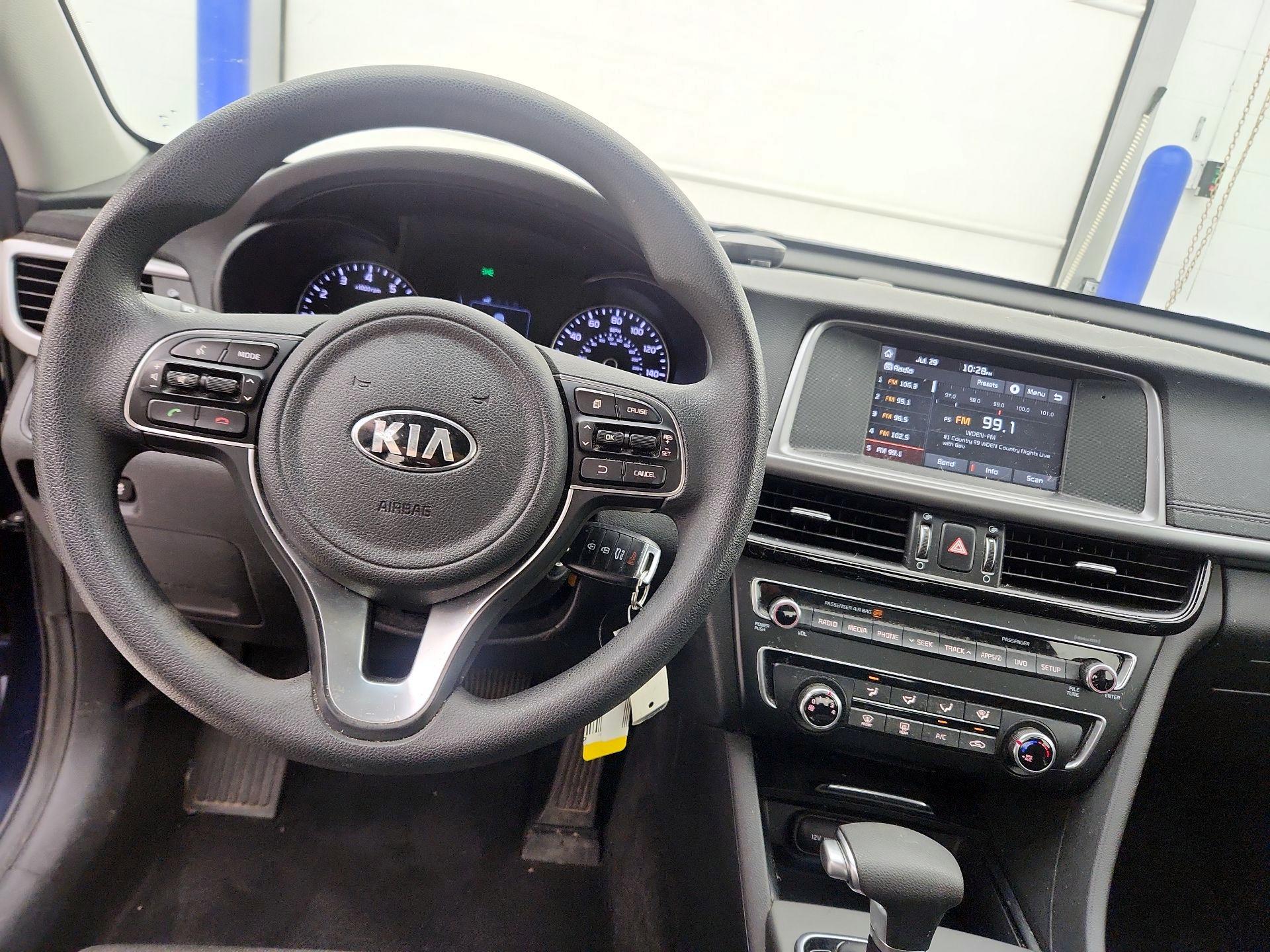 Thumbnail: 2018 Kia Optima - 9
