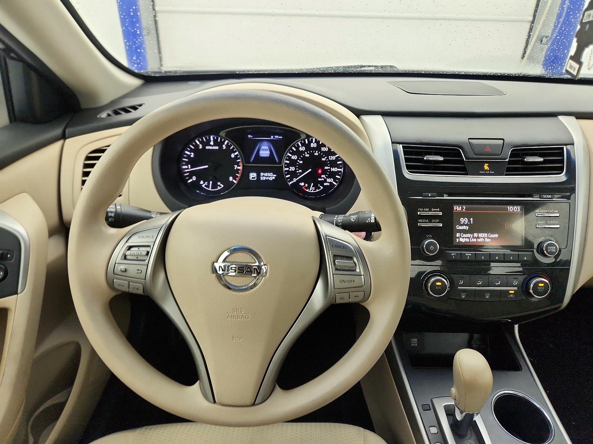 Thumbnail: 2015 Nissan Altima - 10
