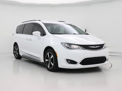 White 2017 Chrysler Pacifica Touring Plus