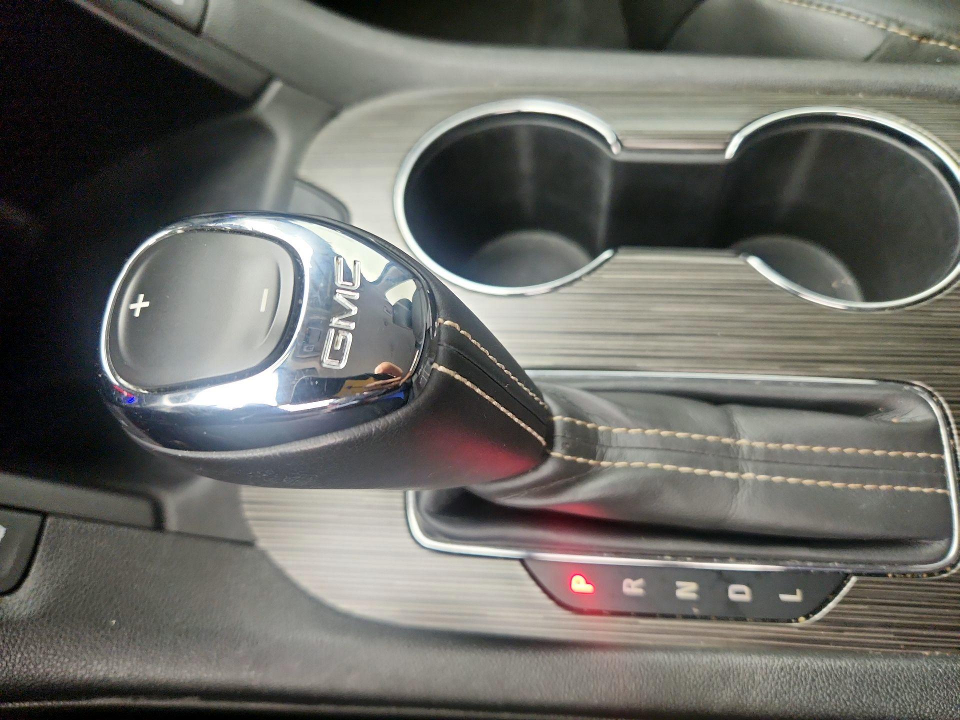 Thumbnail: 2019 GMC Acadia - 17