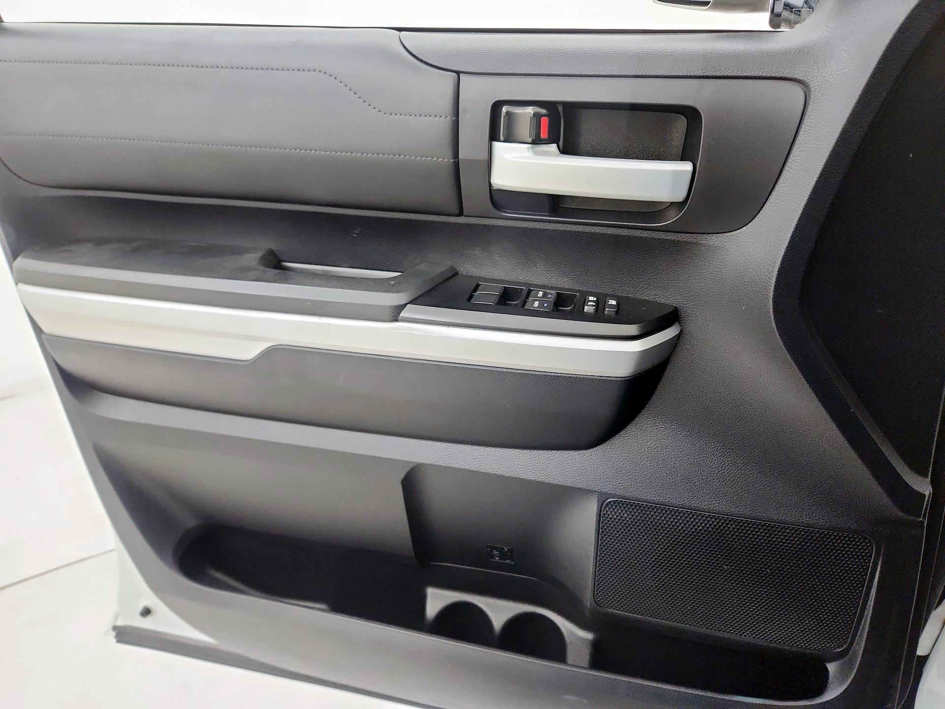 Thumbnail: 2015 Toyota Tundra - 12