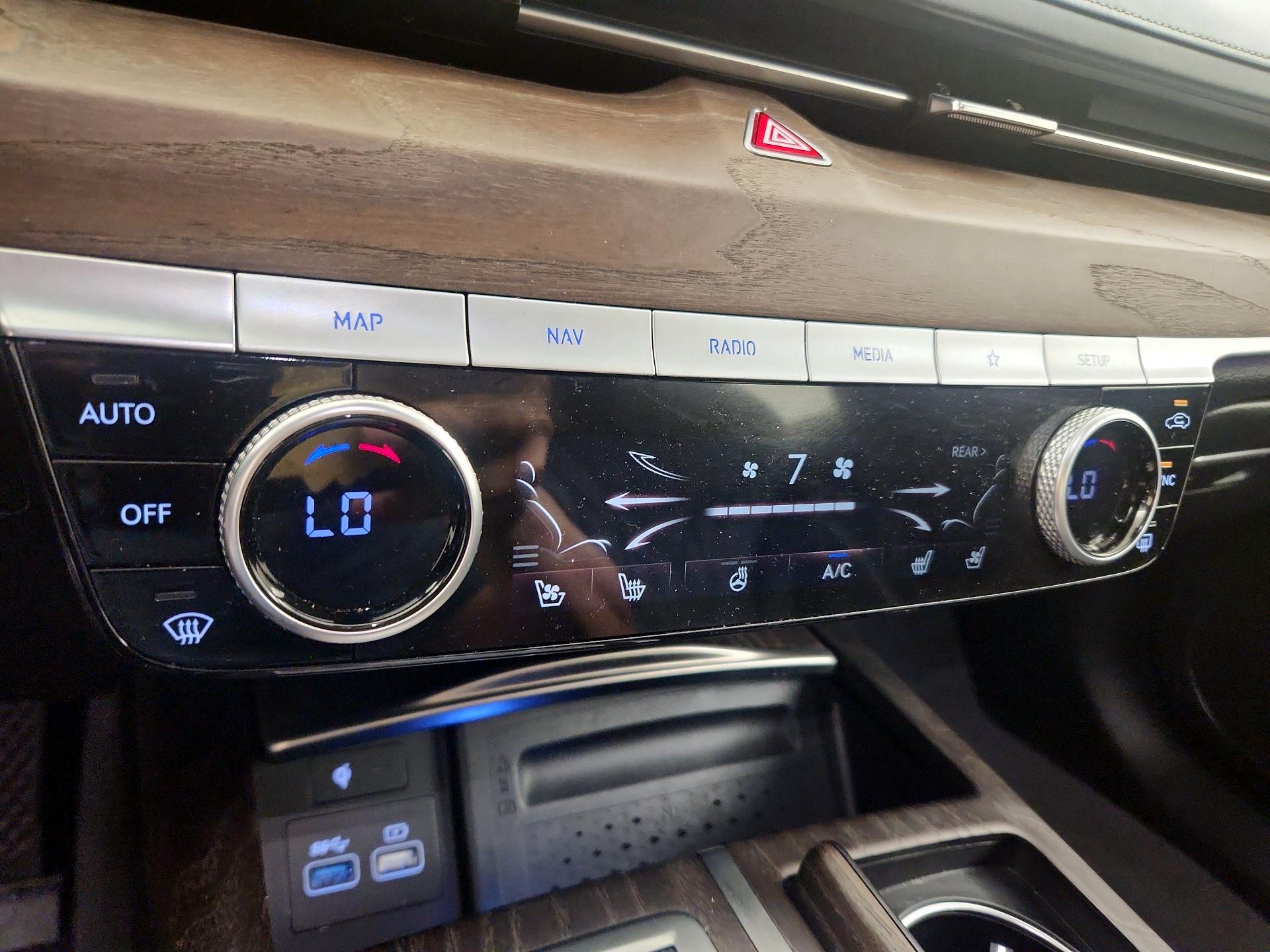 Thumbnail: 2021 Genesis G80 - 17