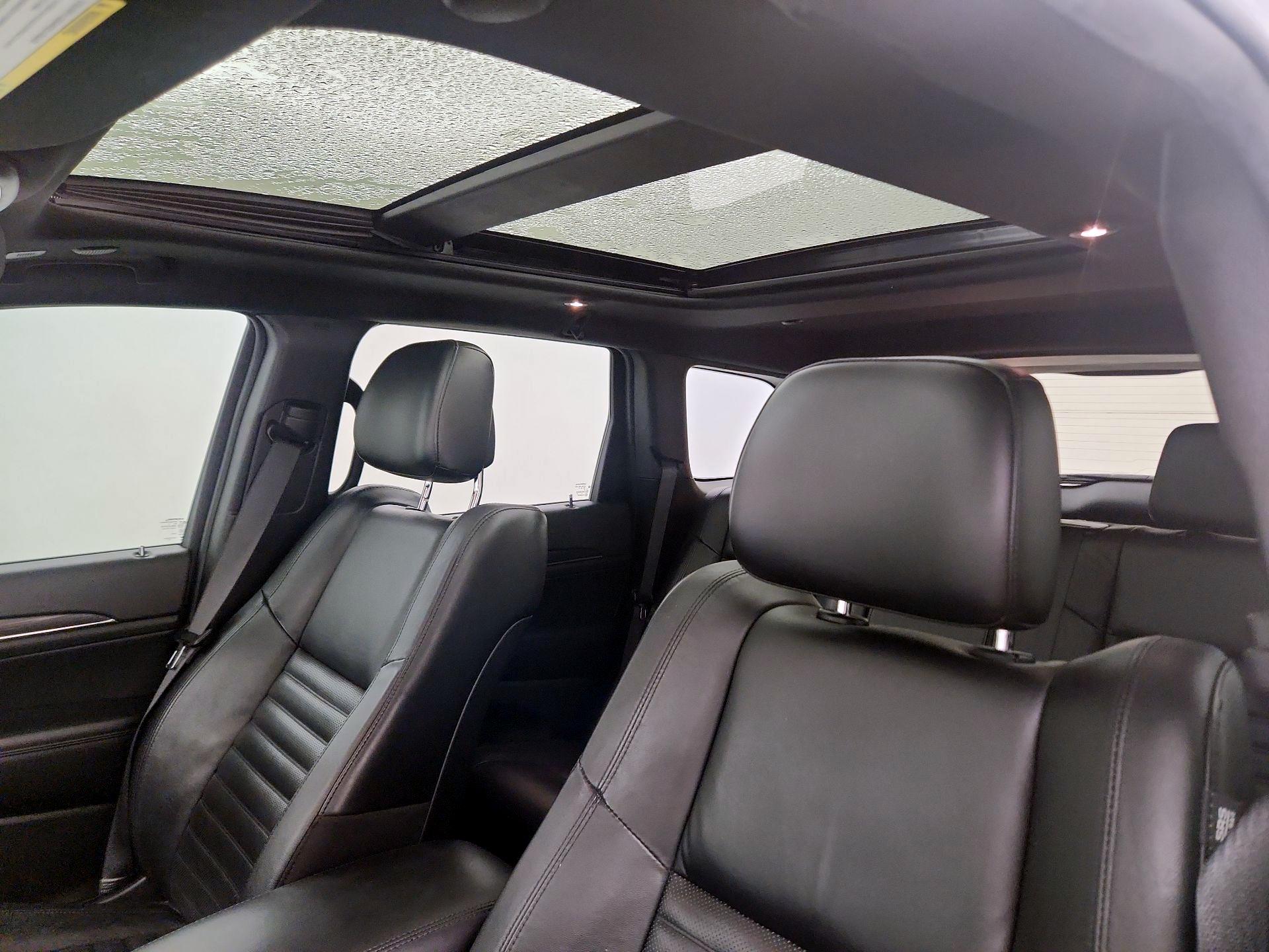 Thumbnail: 2020 Jeep Grand Cherokee - 20