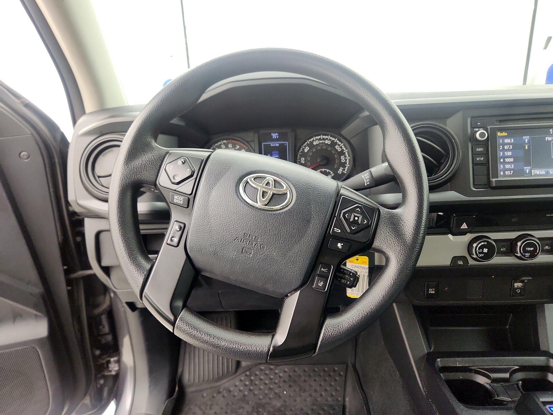 Thumbnail: 2018 Toyota Tacoma - 10