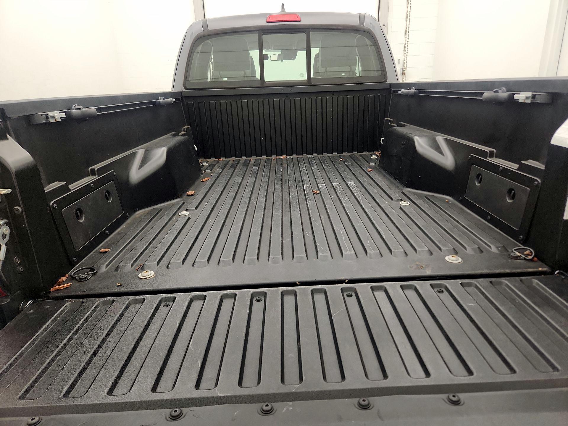 Thumbnail: 2018 Toyota Tacoma - 20