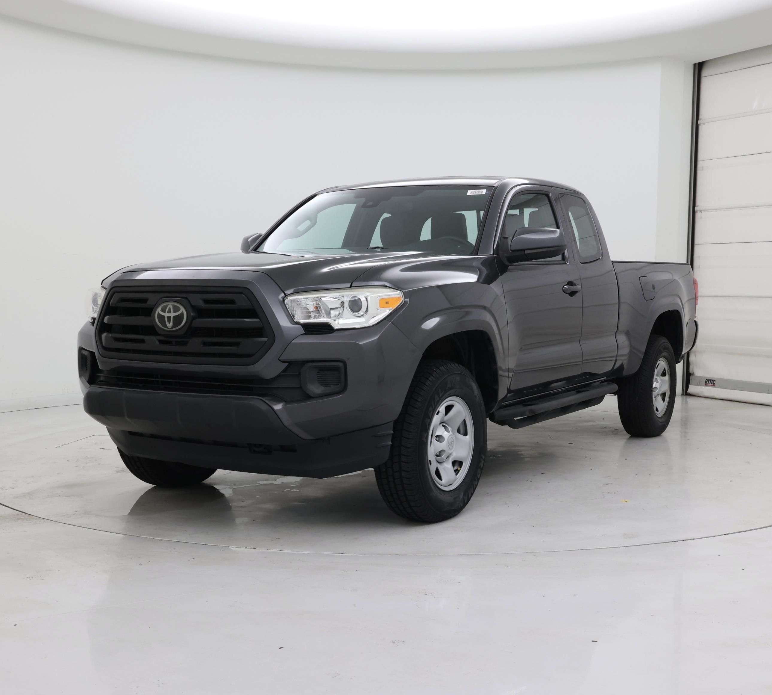 Thumbnail: 2018 Toyota Tacoma - 4