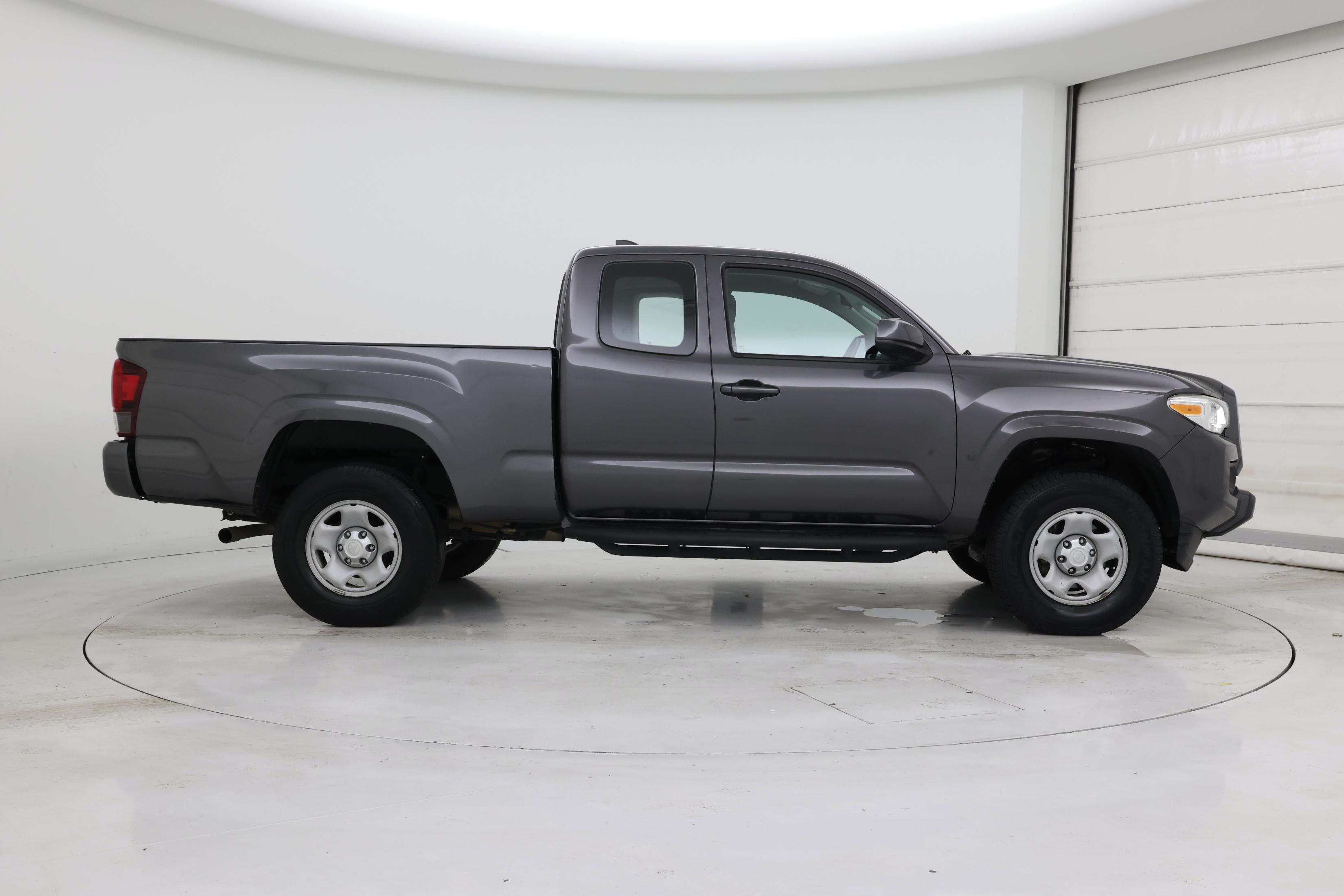 Thumbnail: 2018 Toyota Tacoma - 7