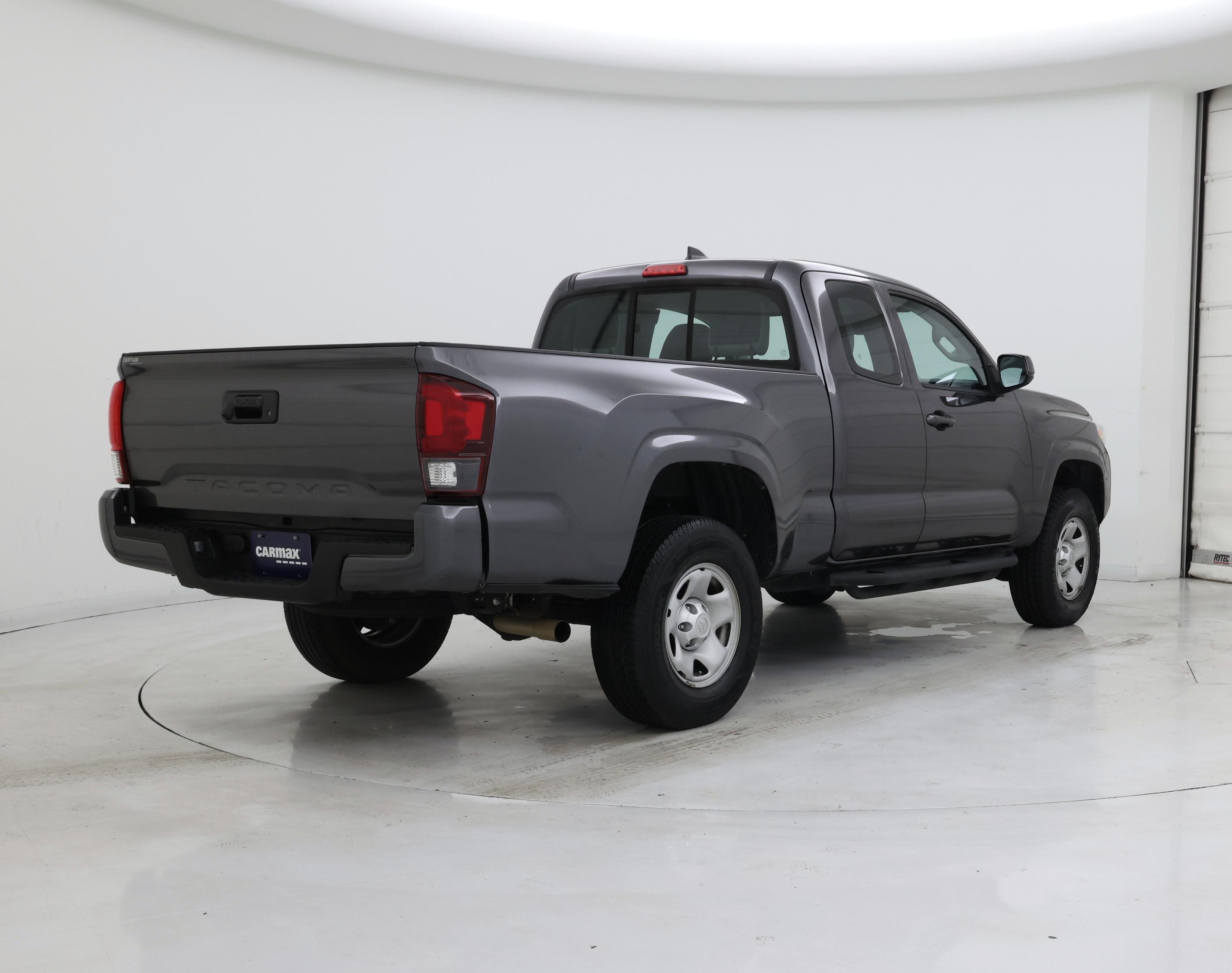 Thumbnail: 2018 Toyota Tacoma - 8