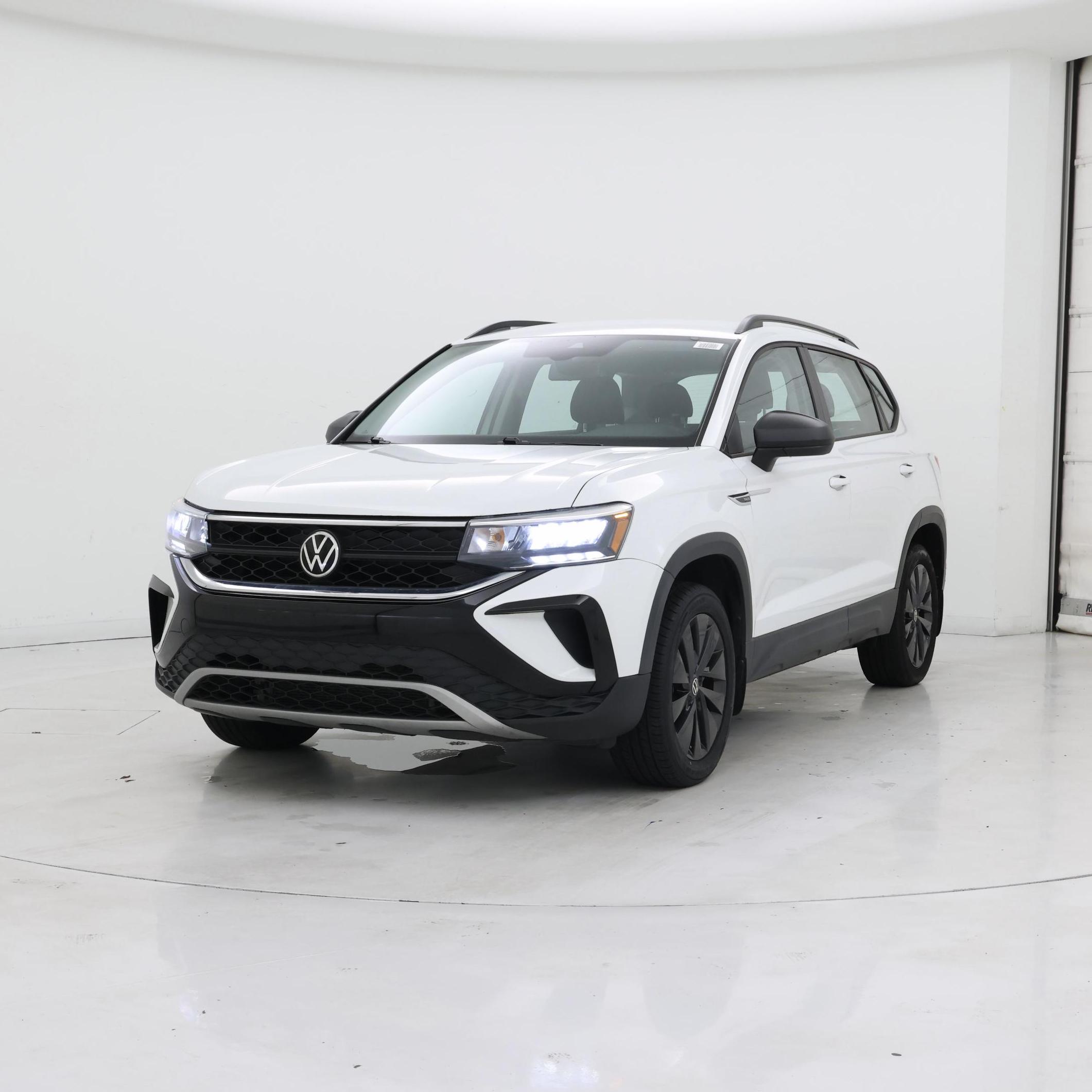 Thumbnail: 2022 Volkswagen Taos - 4