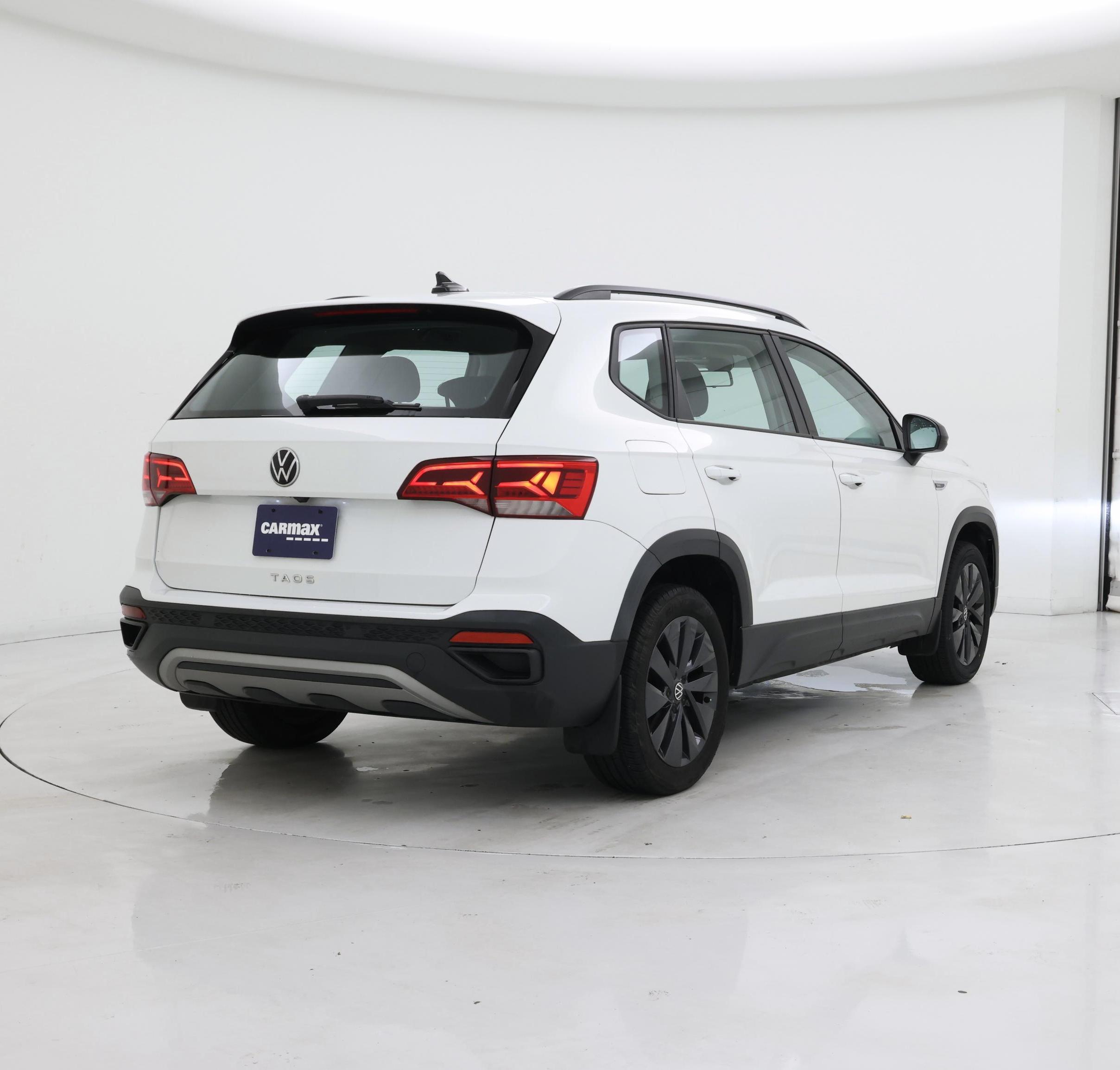 Thumbnail: 2022 Volkswagen Taos - 8