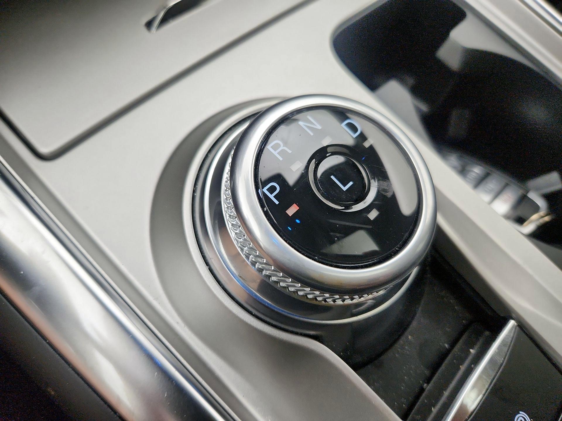 Thumbnail: 2022 Ford Explorer - 18