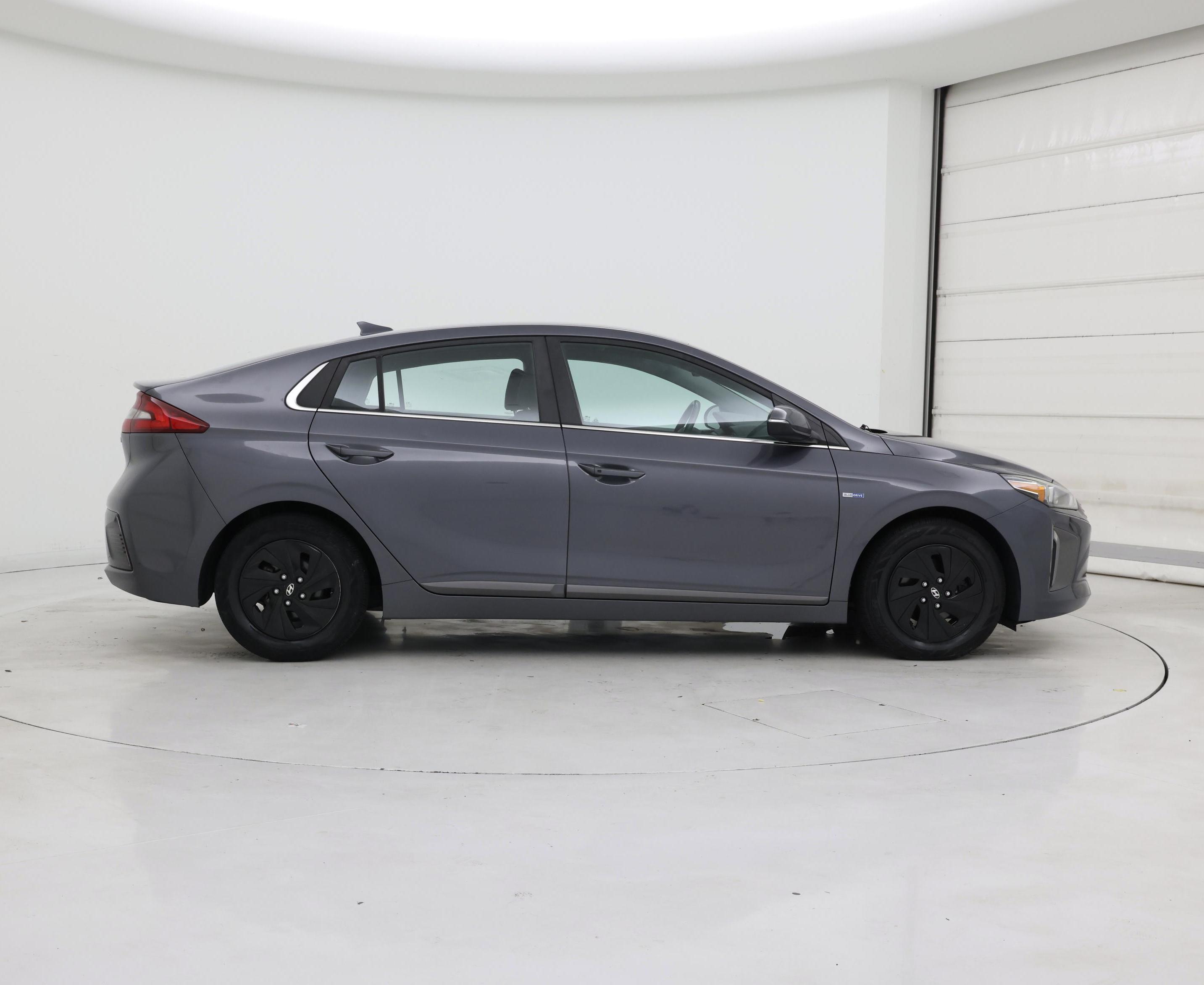 Thumbnail: 2017 Hyundai Ioniq - 7