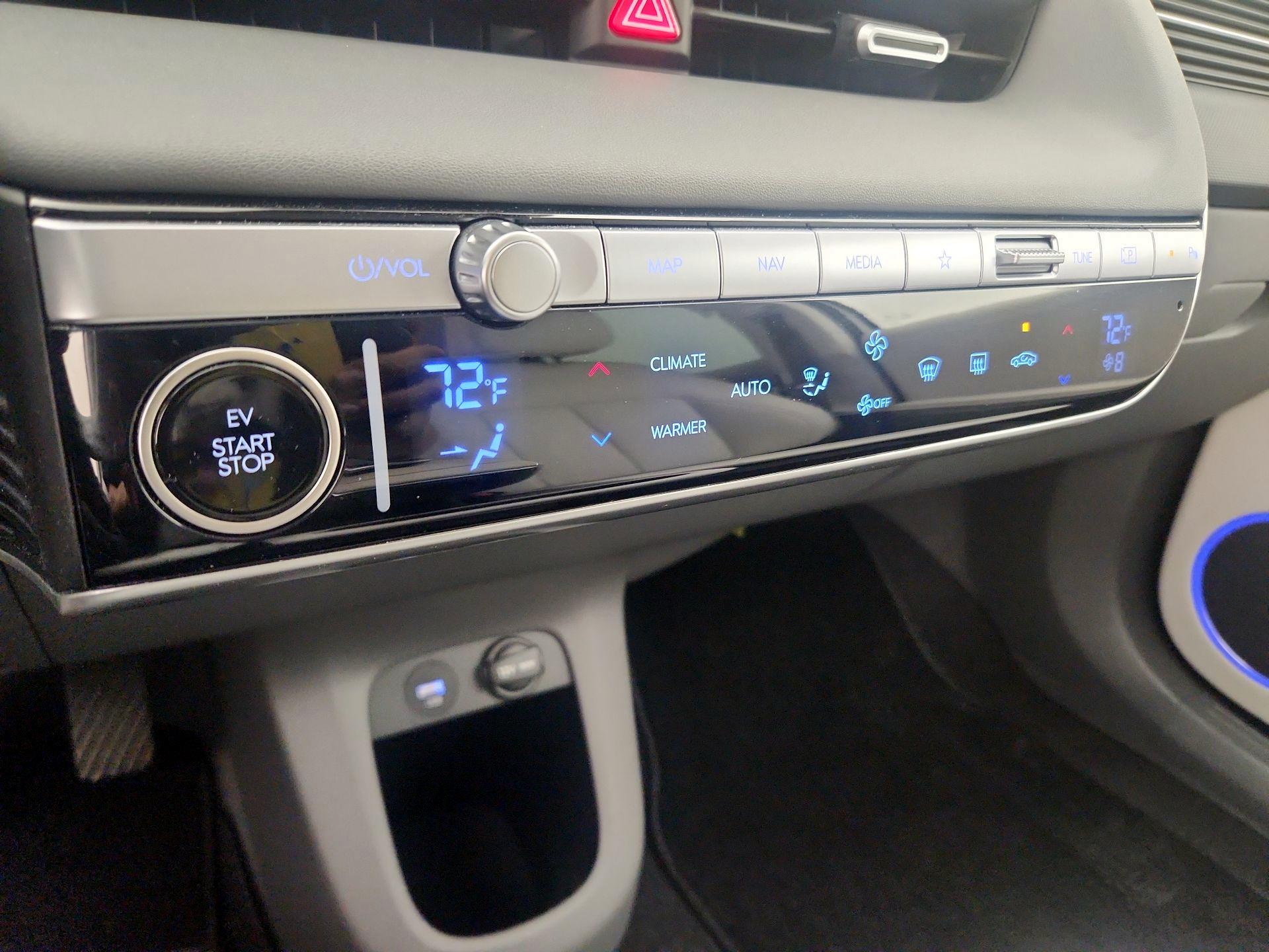 Thumbnail: 2022 Hyundai Ioniq 5 - 17