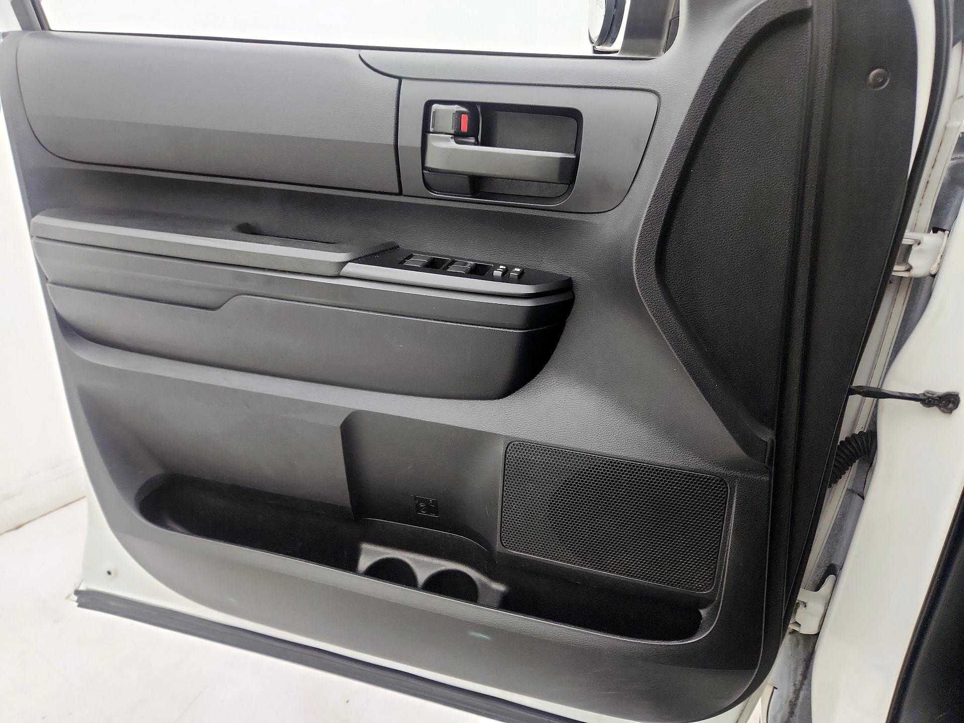 Thumbnail: 2014 Toyota Tundra - 12
