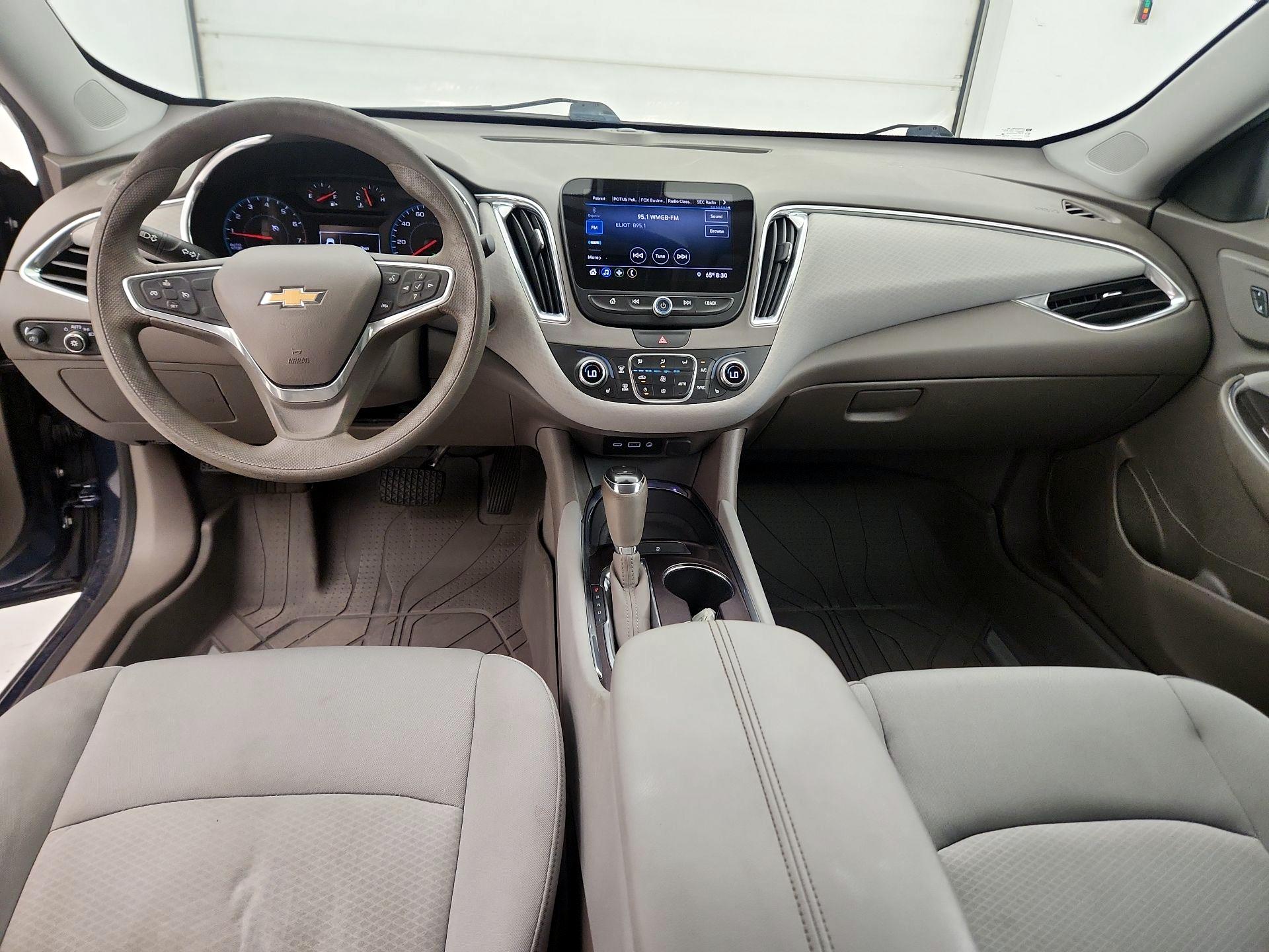Thumbnail: 2019 Chevrolet Malibu - 9
