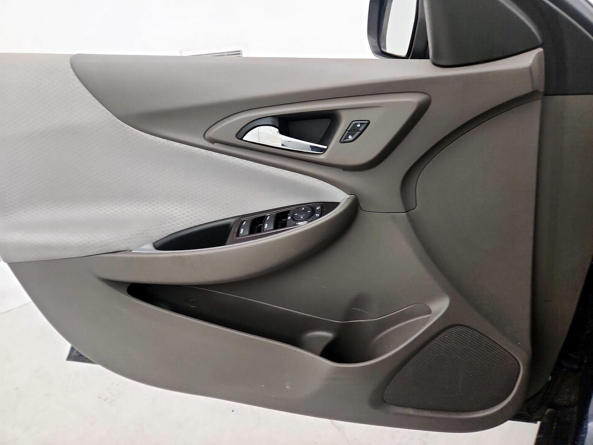 Thumbnail: 2019 Chevrolet Malibu - 12