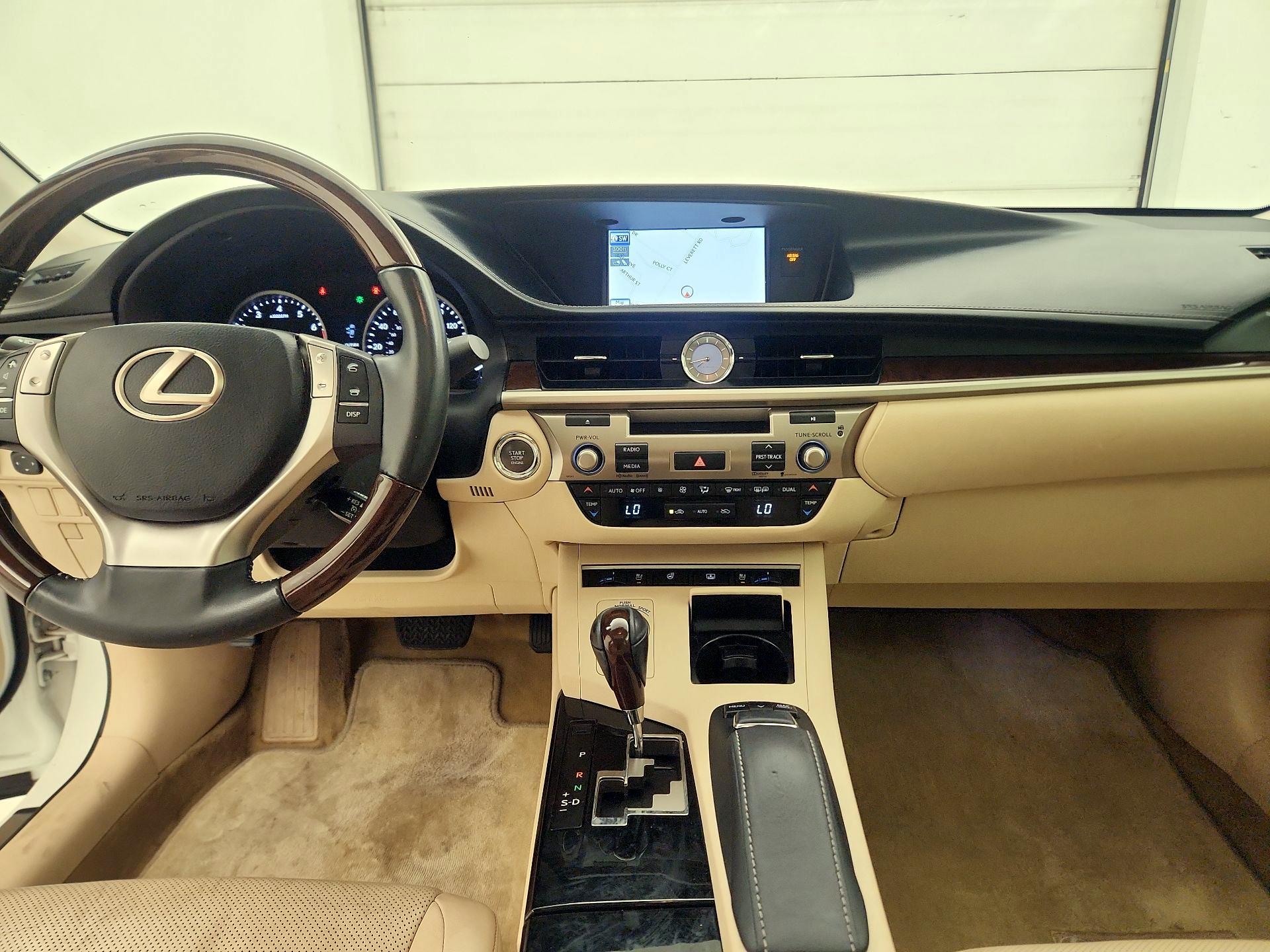Thumbnail: 2014 Lexus ES - 9