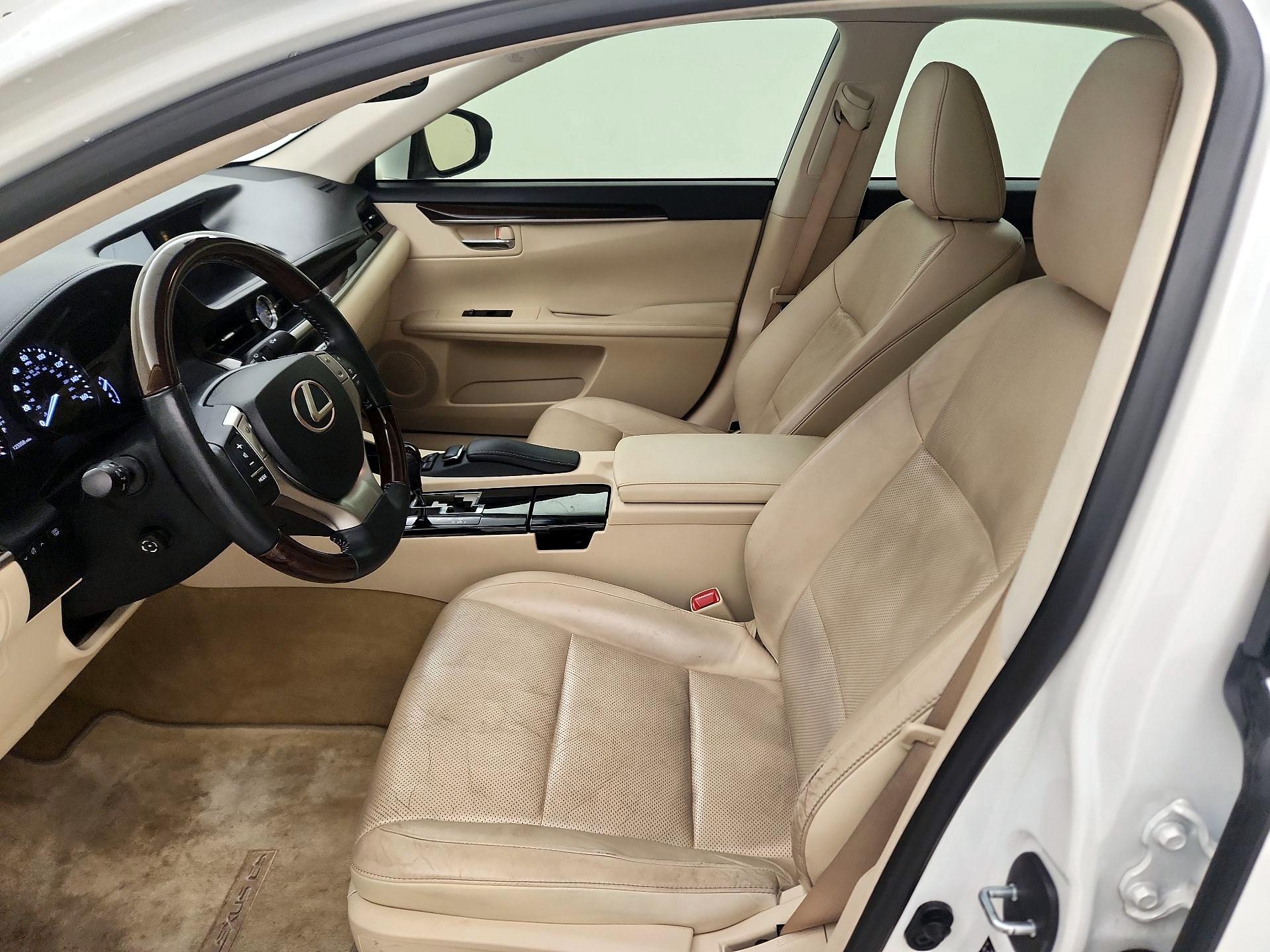 Thumbnail: 2014 Lexus ES - 11