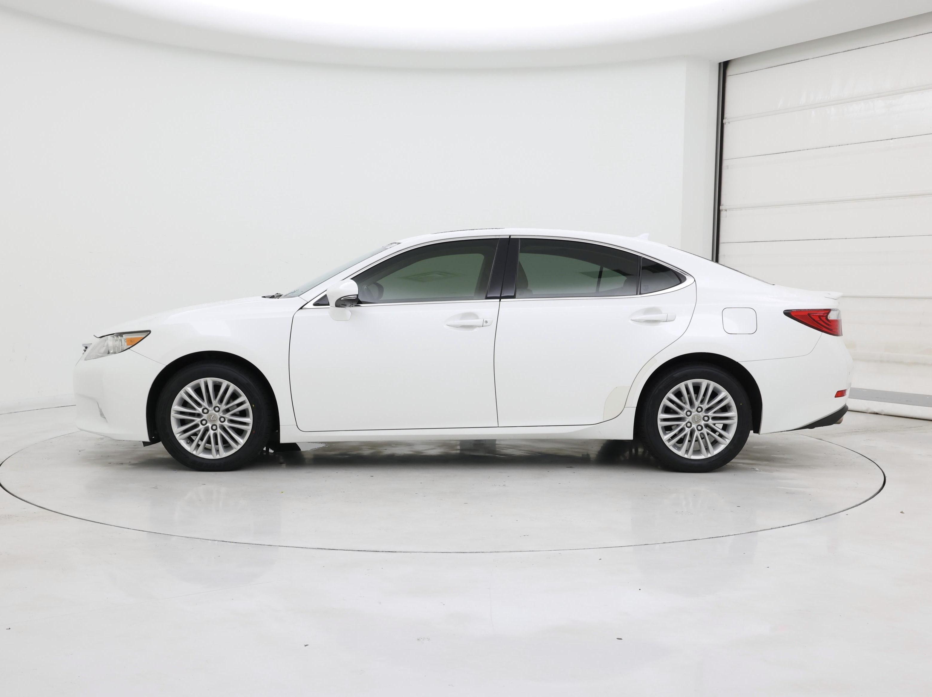 Thumbnail: 2014 Lexus ES - 3