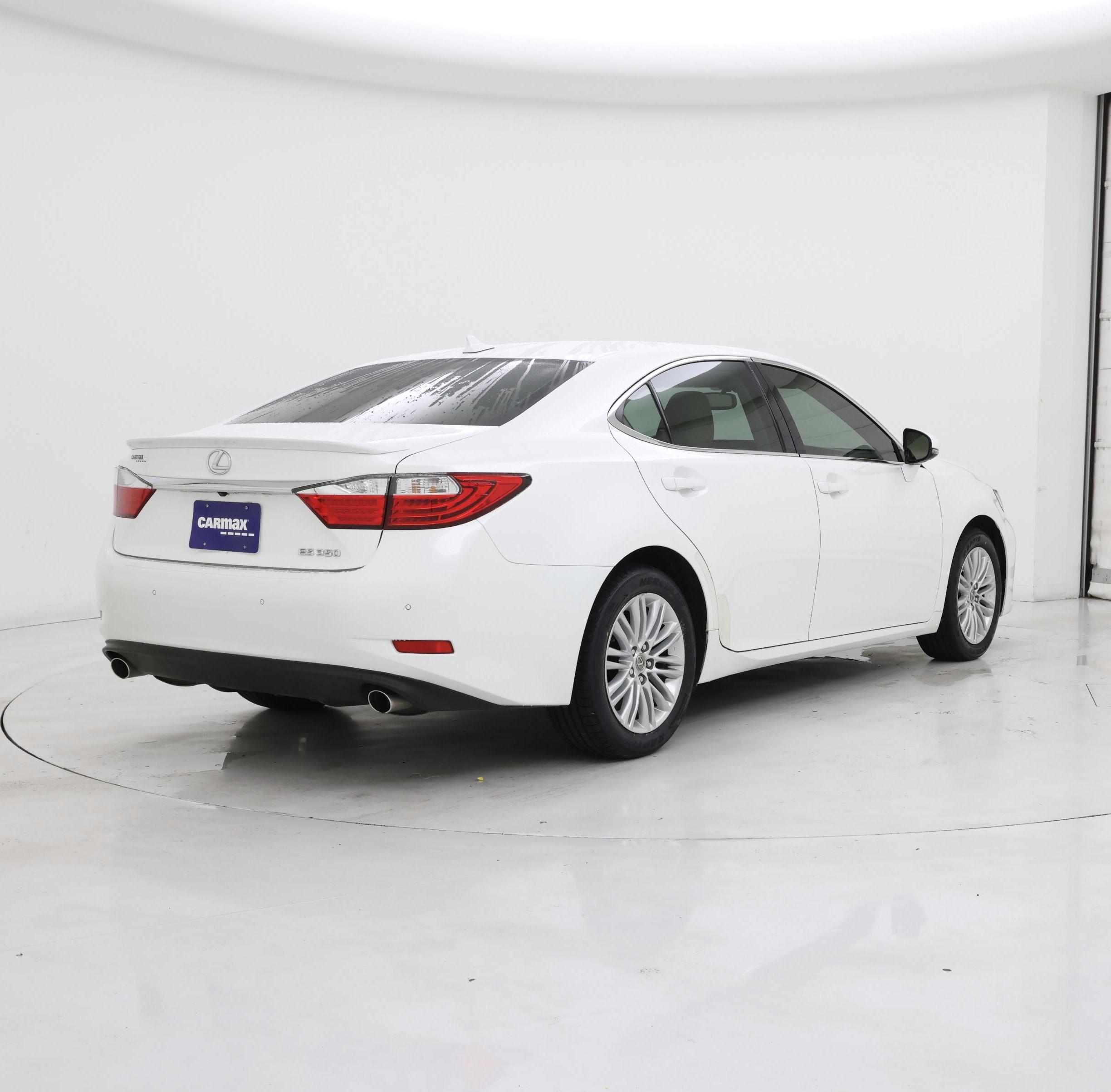 Thumbnail: 2014 Lexus ES - 8