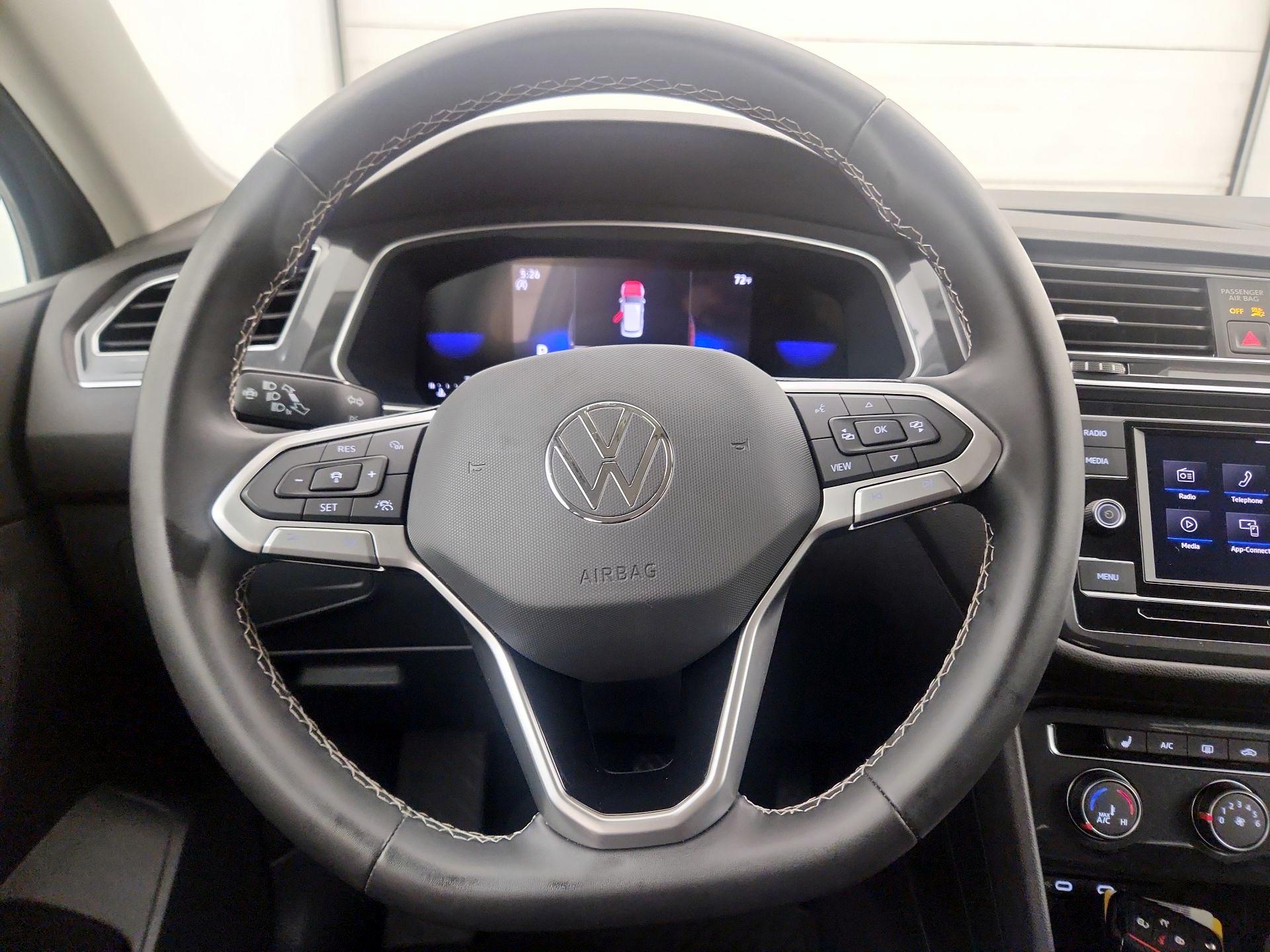 Thumbnail: 2023 Volkswagen Tiguan - 10