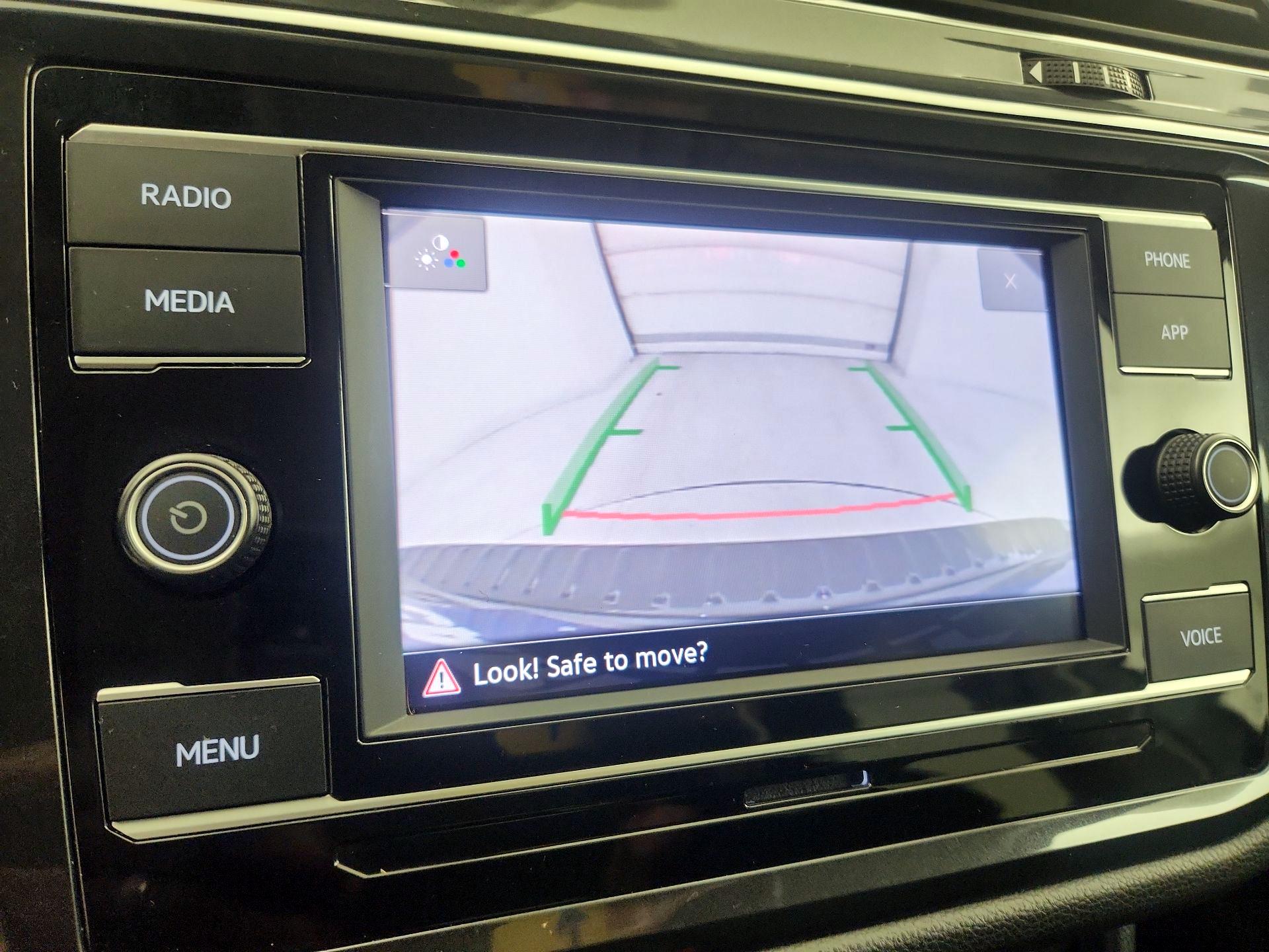 Thumbnail: 2023 Volkswagen Tiguan - 14