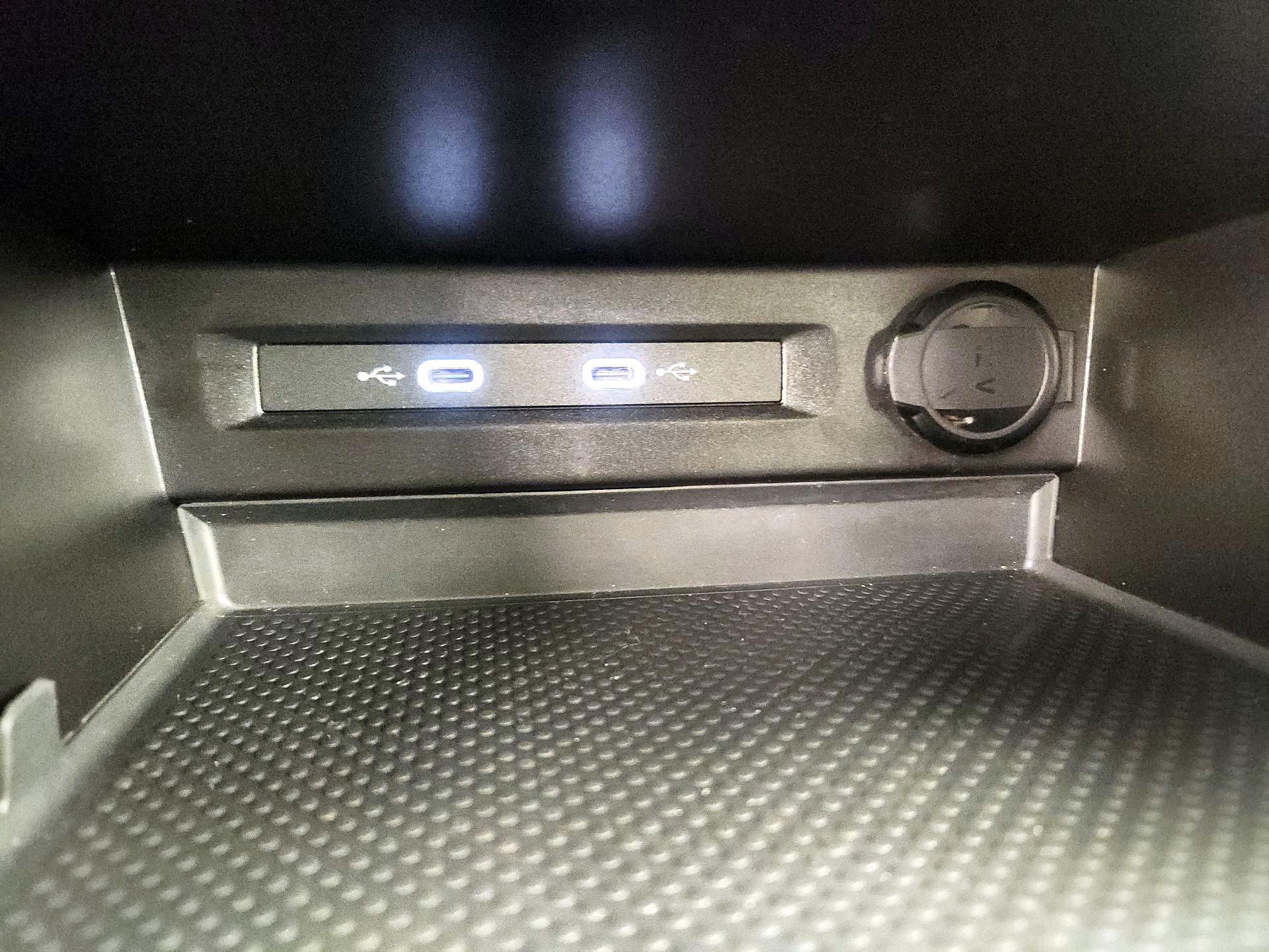 Thumbnail: 2023 Volkswagen Tiguan - 18