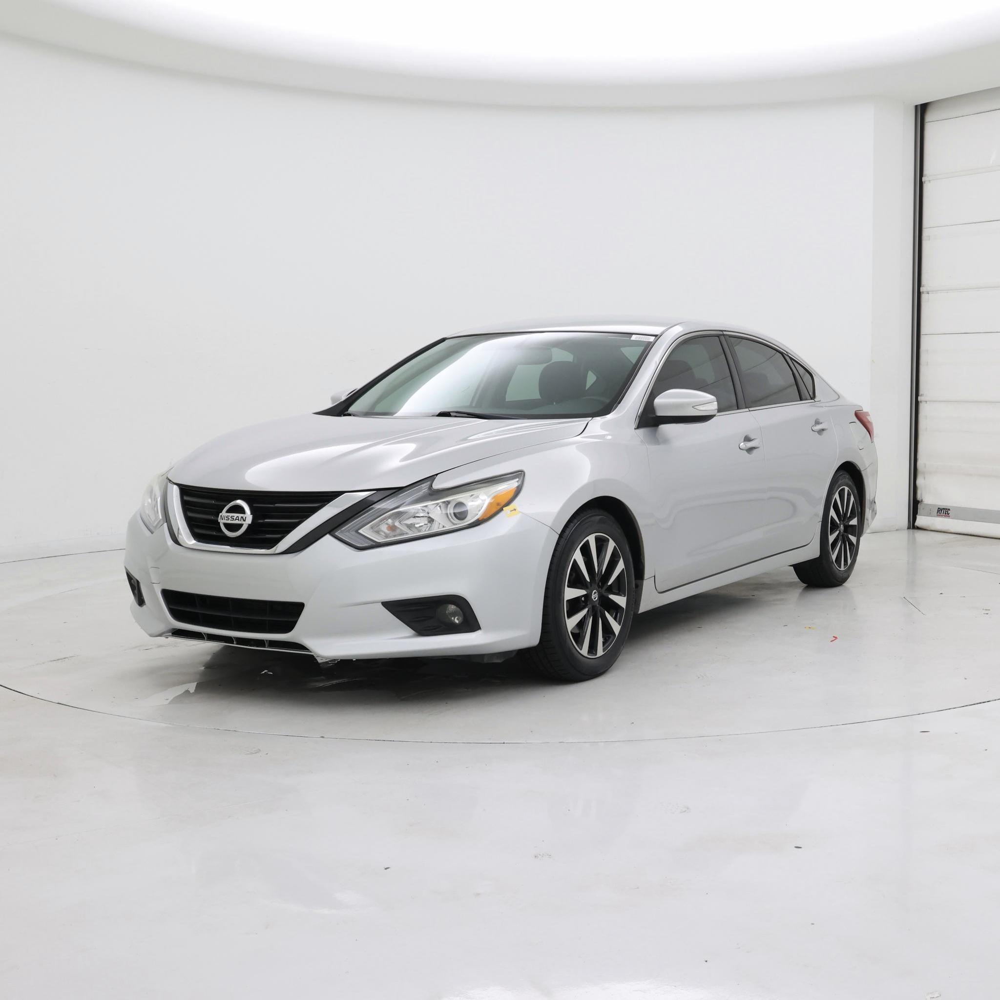 Thumbnail: 2018 Nissan Altima - 4