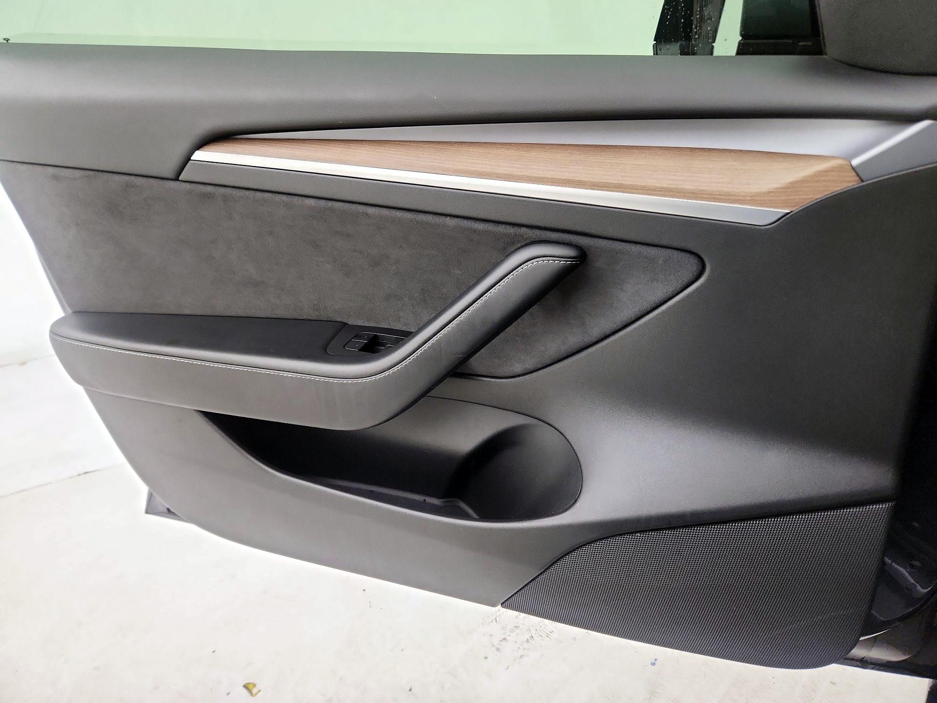 Thumbnail: 2022 Tesla Model 3 - 12