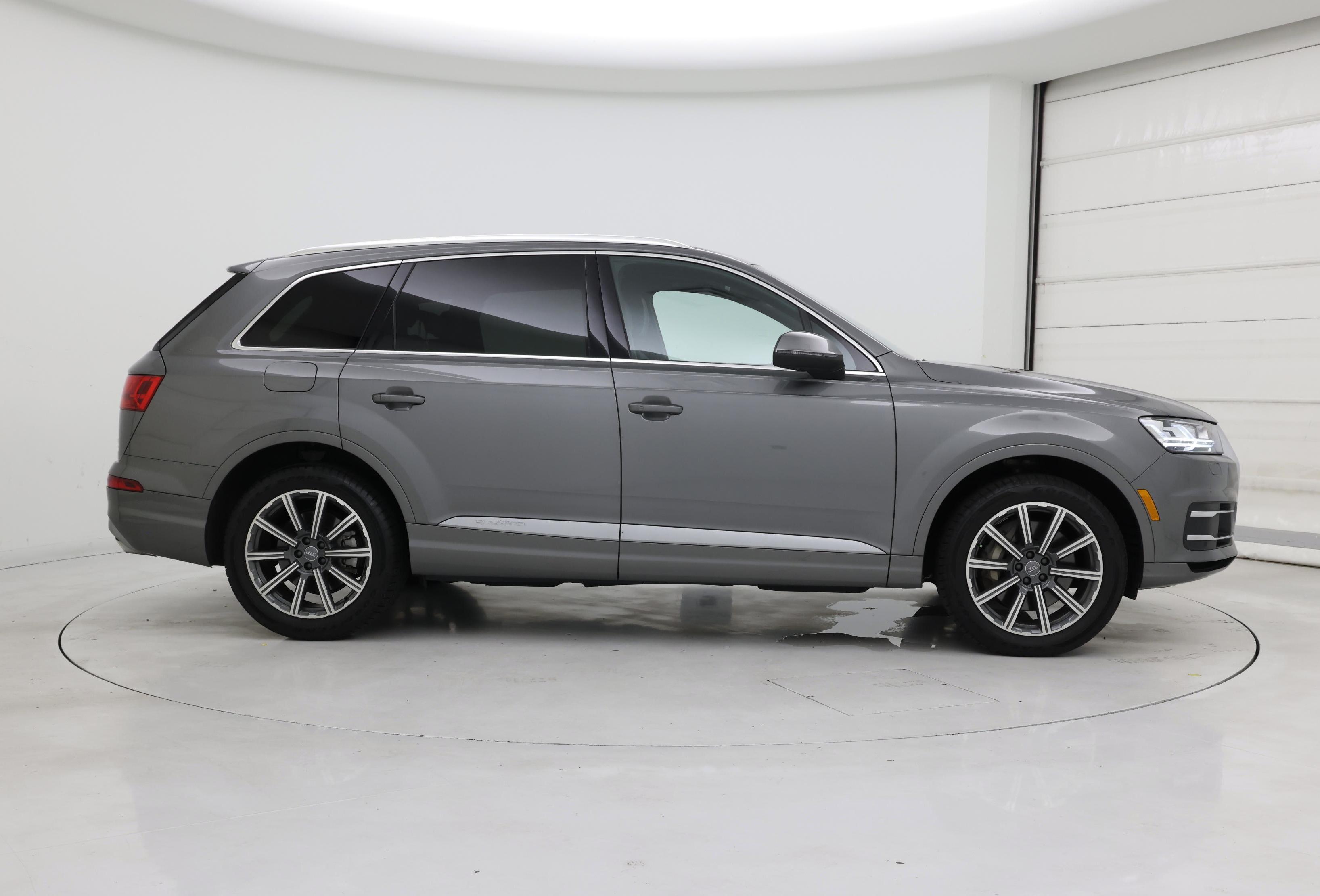 Thumbnail: 2017 Audi Q7 - 7