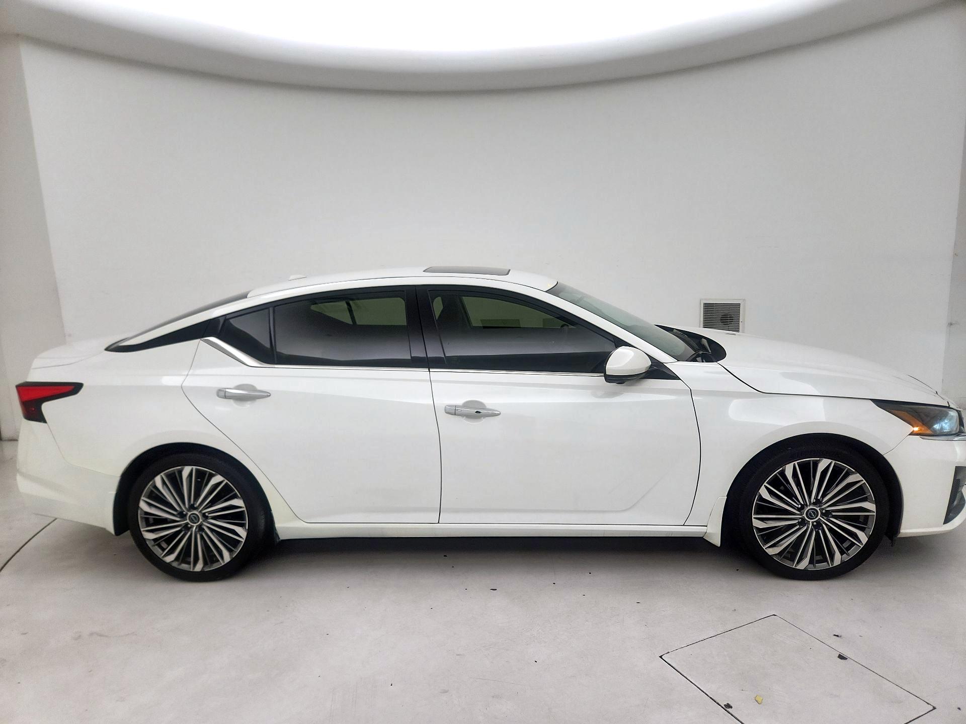 Thumbnail: 2023 Nissan Altima - 4
