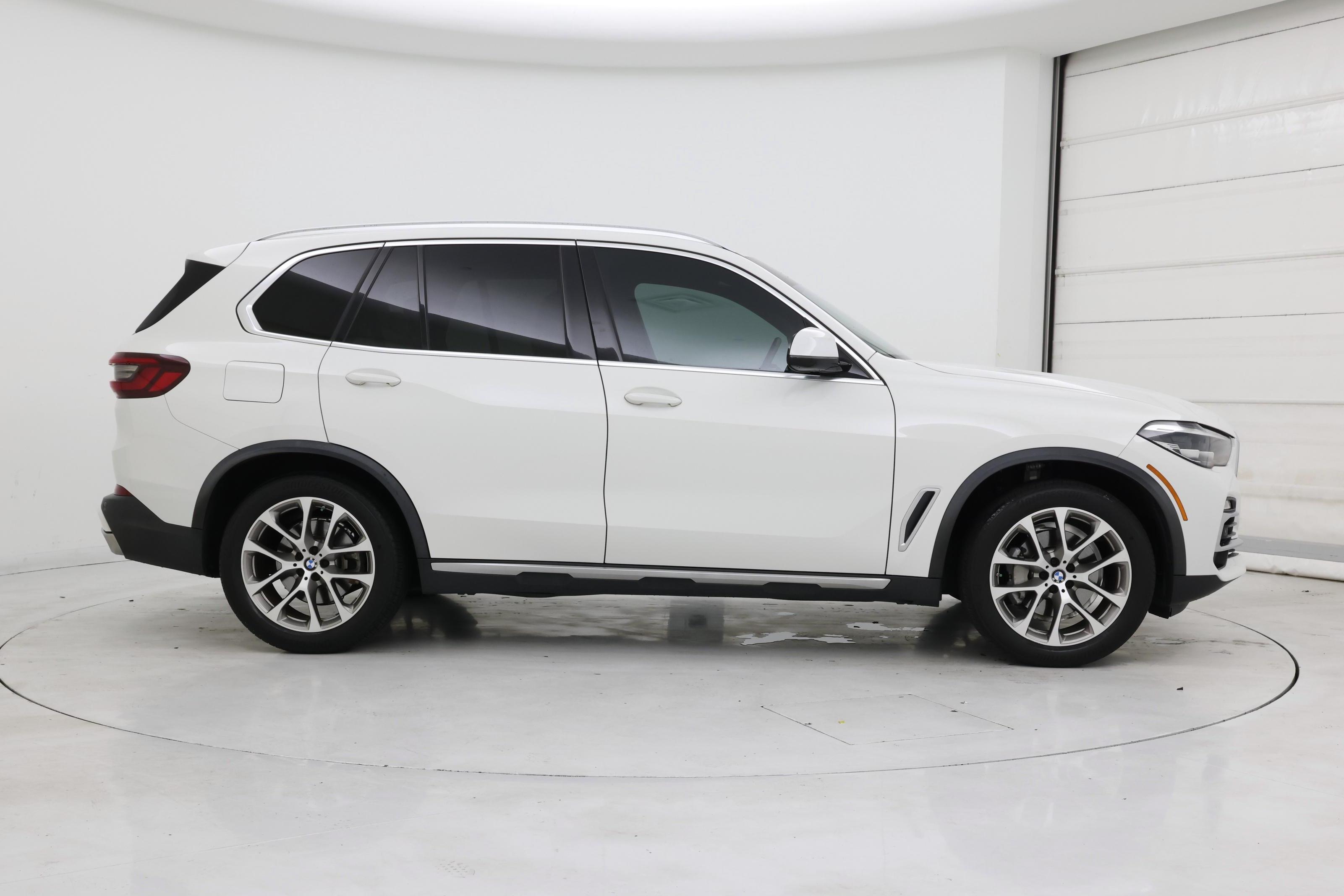 Thumbnail: 2021 BMW X5 - 7