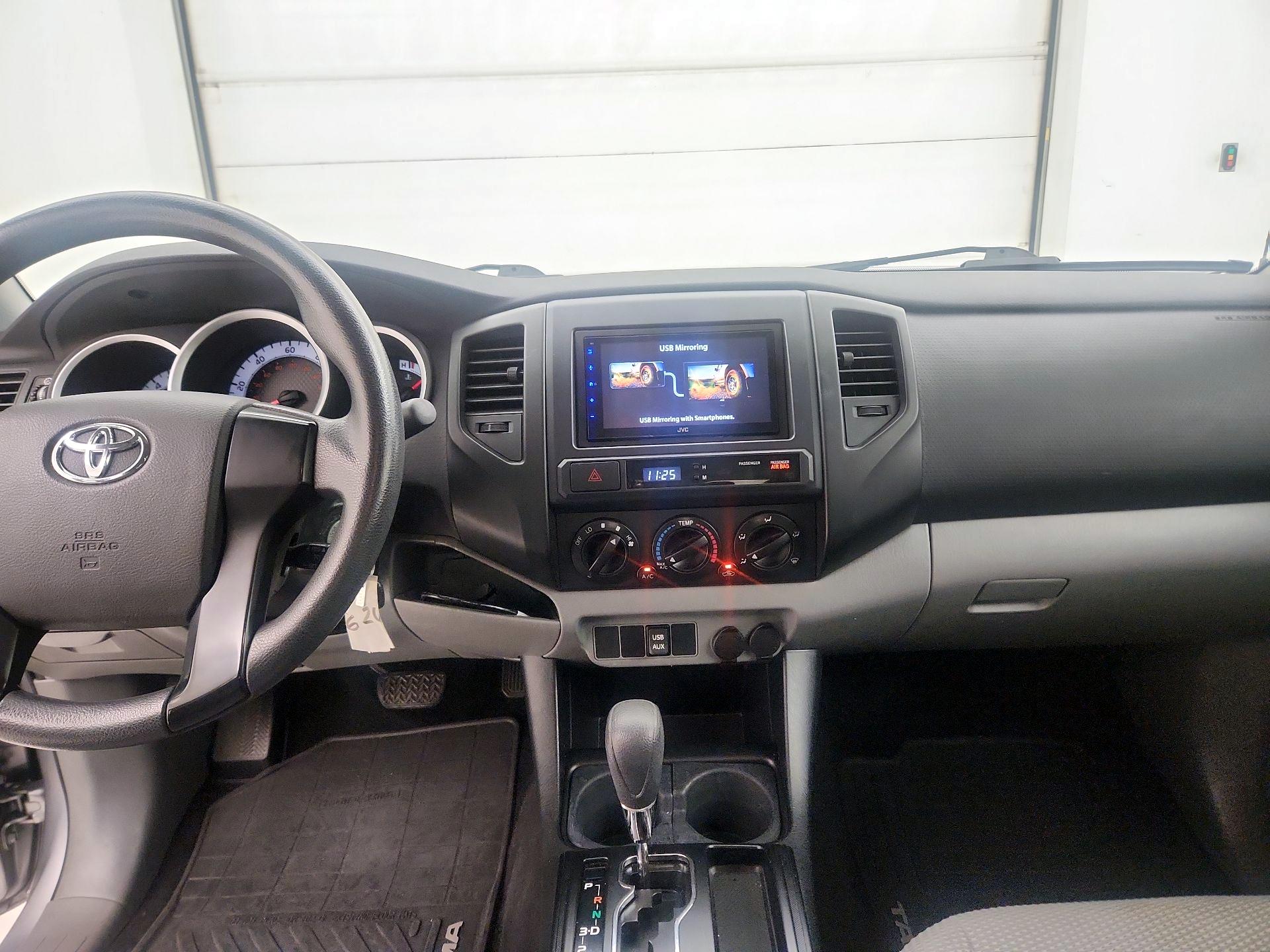 Thumbnail: 2014 Toyota Tacoma - 9