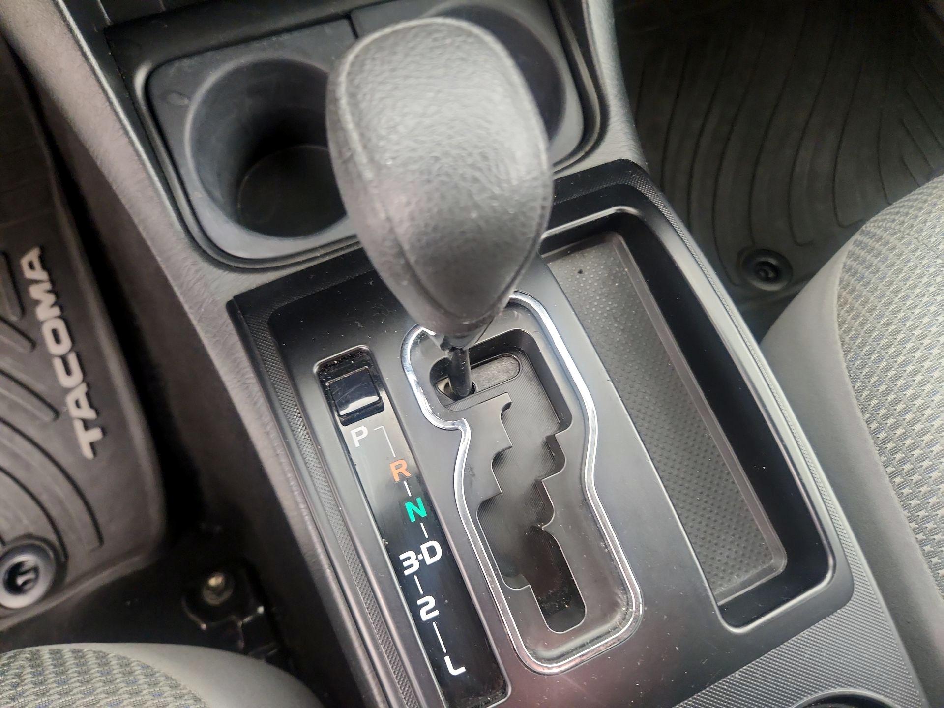 Thumbnail: 2014 Toyota Tacoma - 16