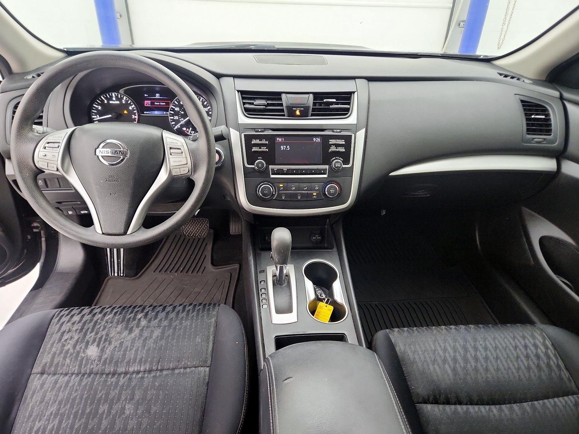 Thumbnail: 2018 Nissan Altima - 9