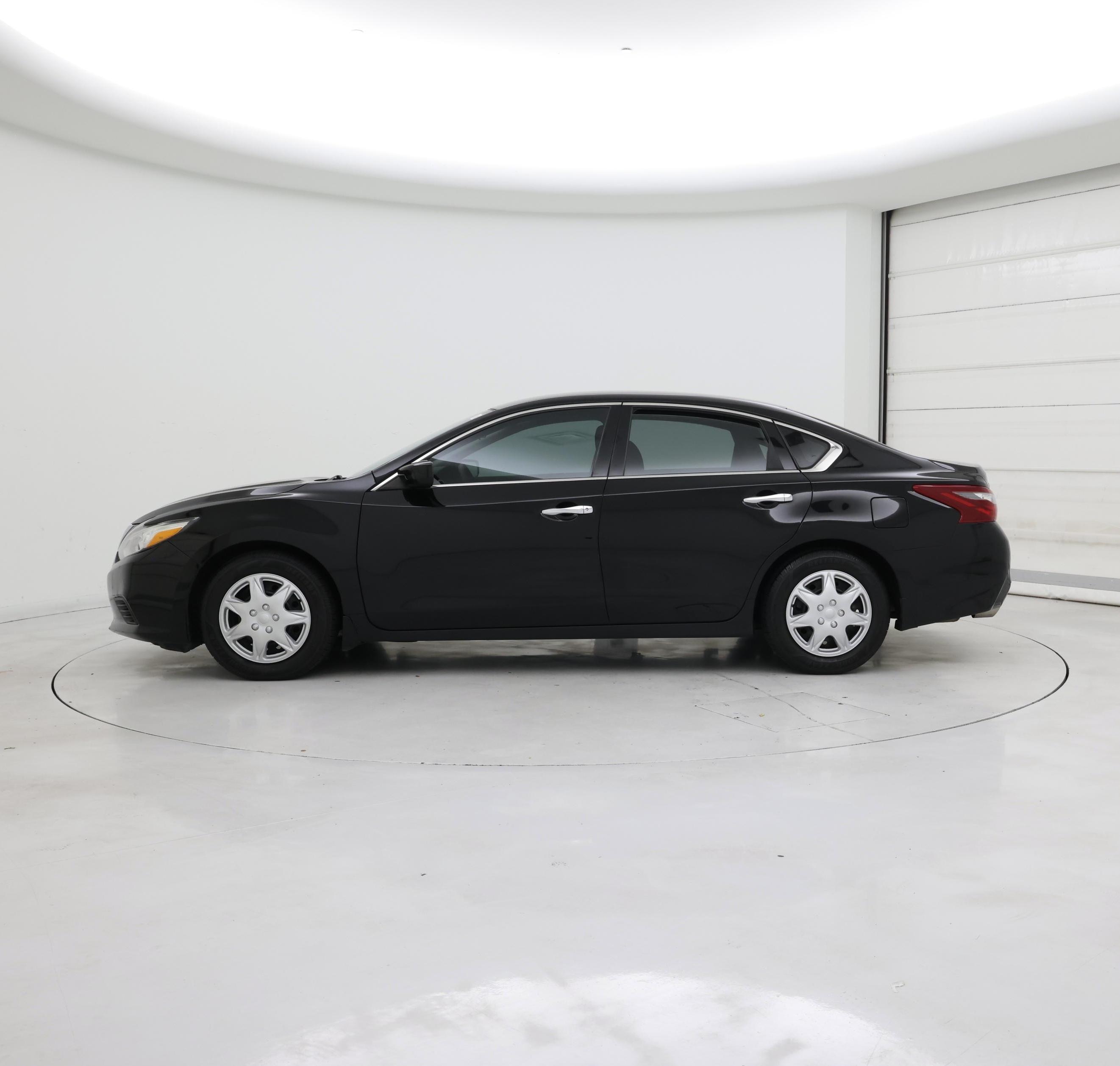Thumbnail: 2018 Nissan Altima - 3