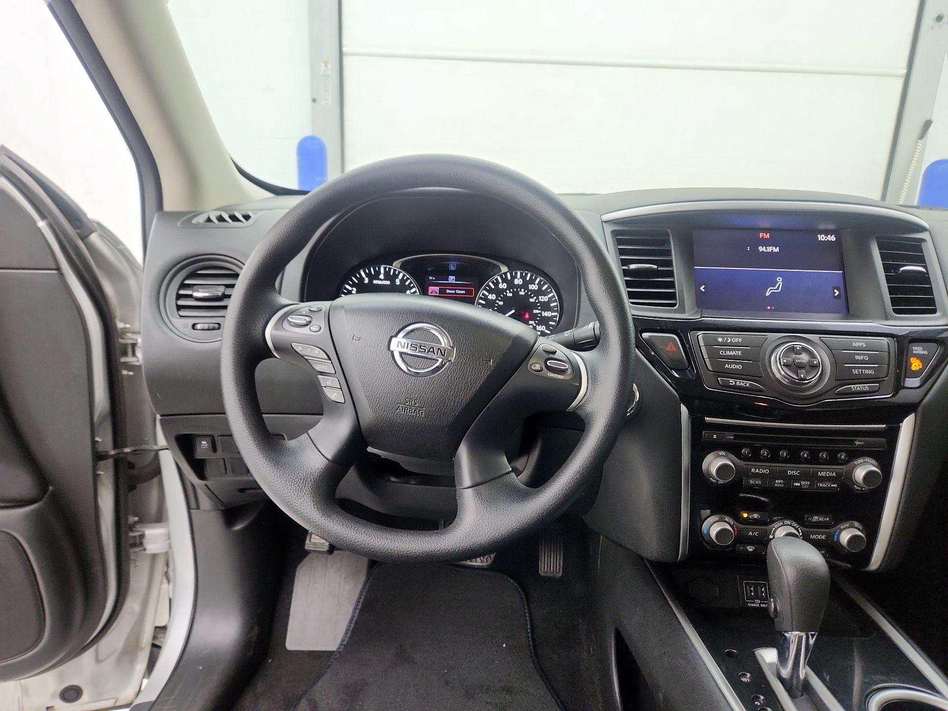 Thumbnail: 2018 Nissan Pathfinder - 10