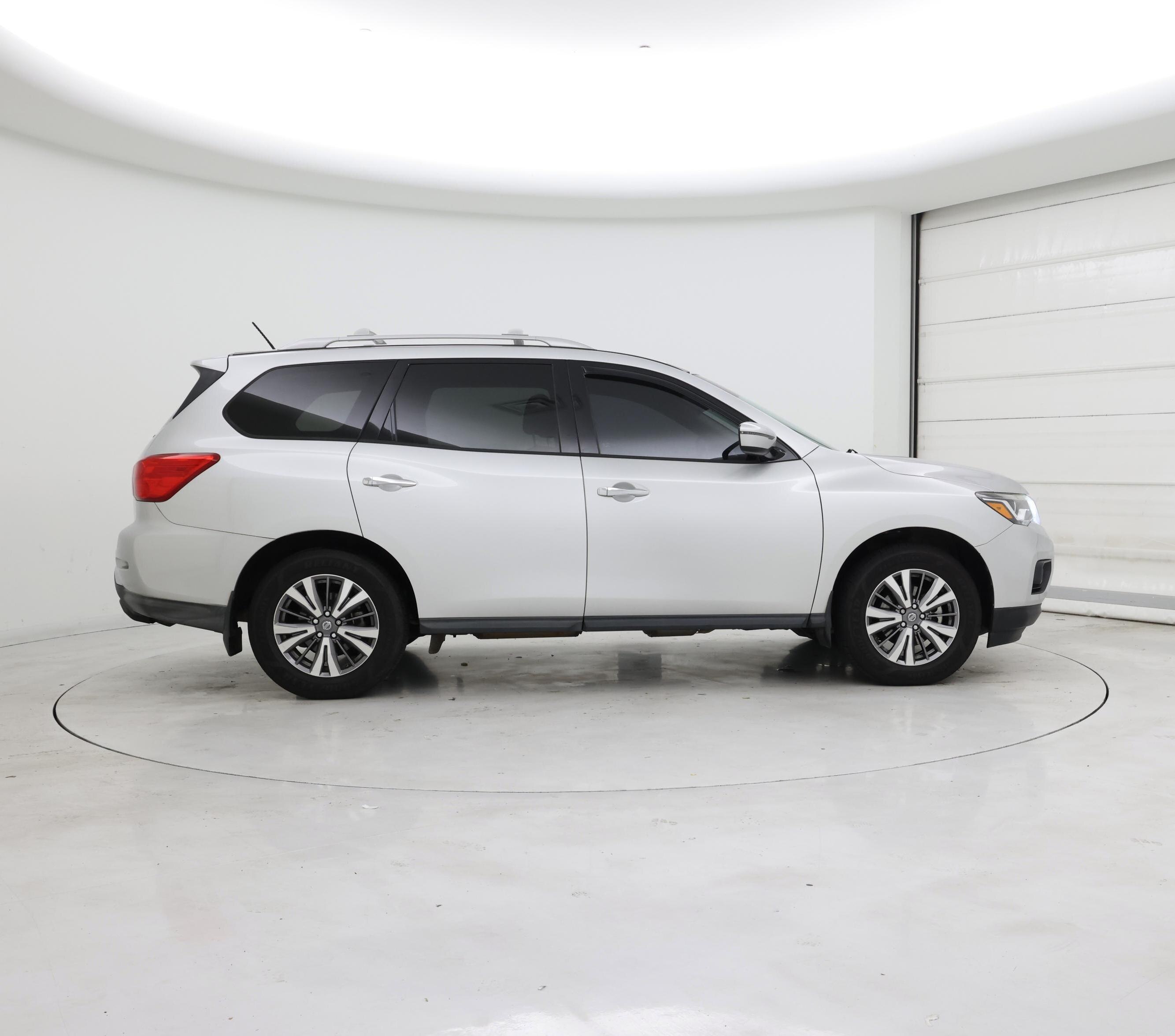 Thumbnail: 2018 Nissan Pathfinder - 7
